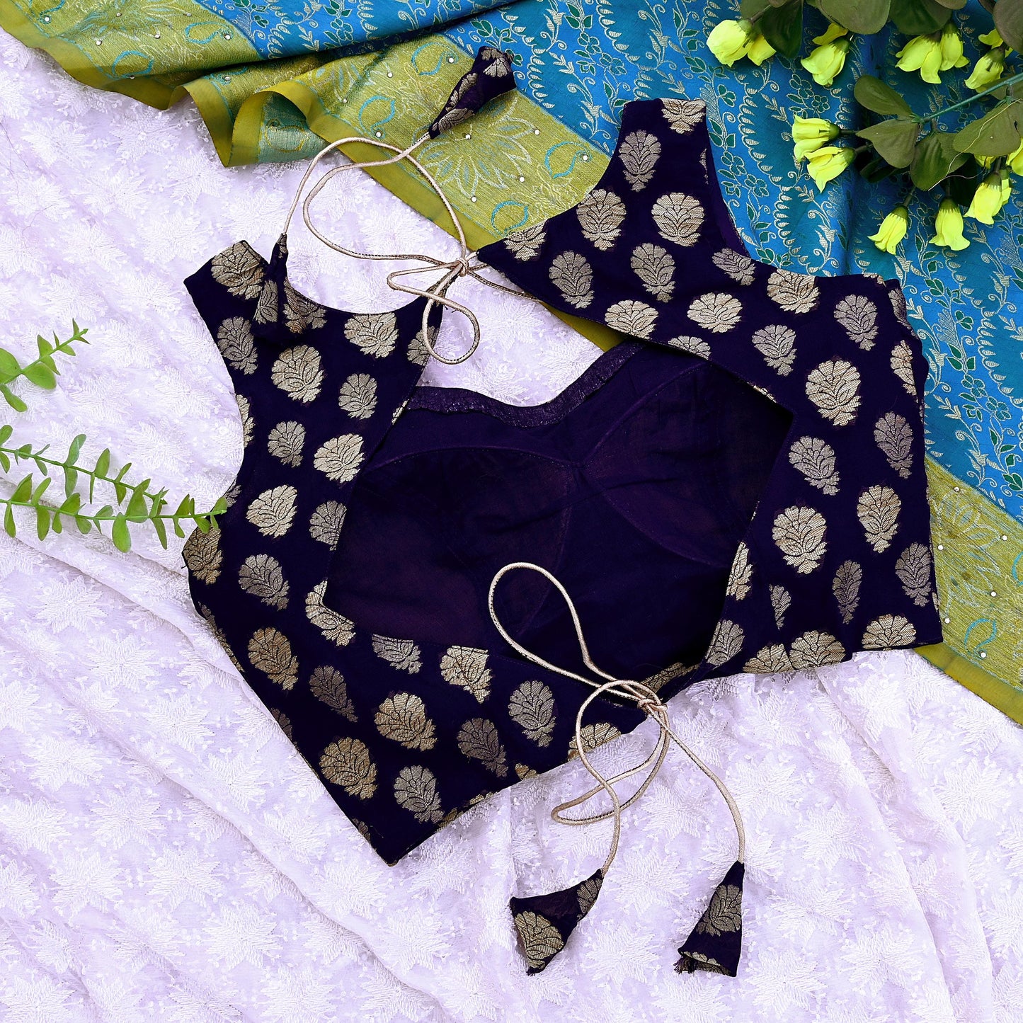 Indian New White Pure Georgette Silk Hand Woven Padded Blouse/Top/Crop Party wear Bollywood One Of a Kind Blouse