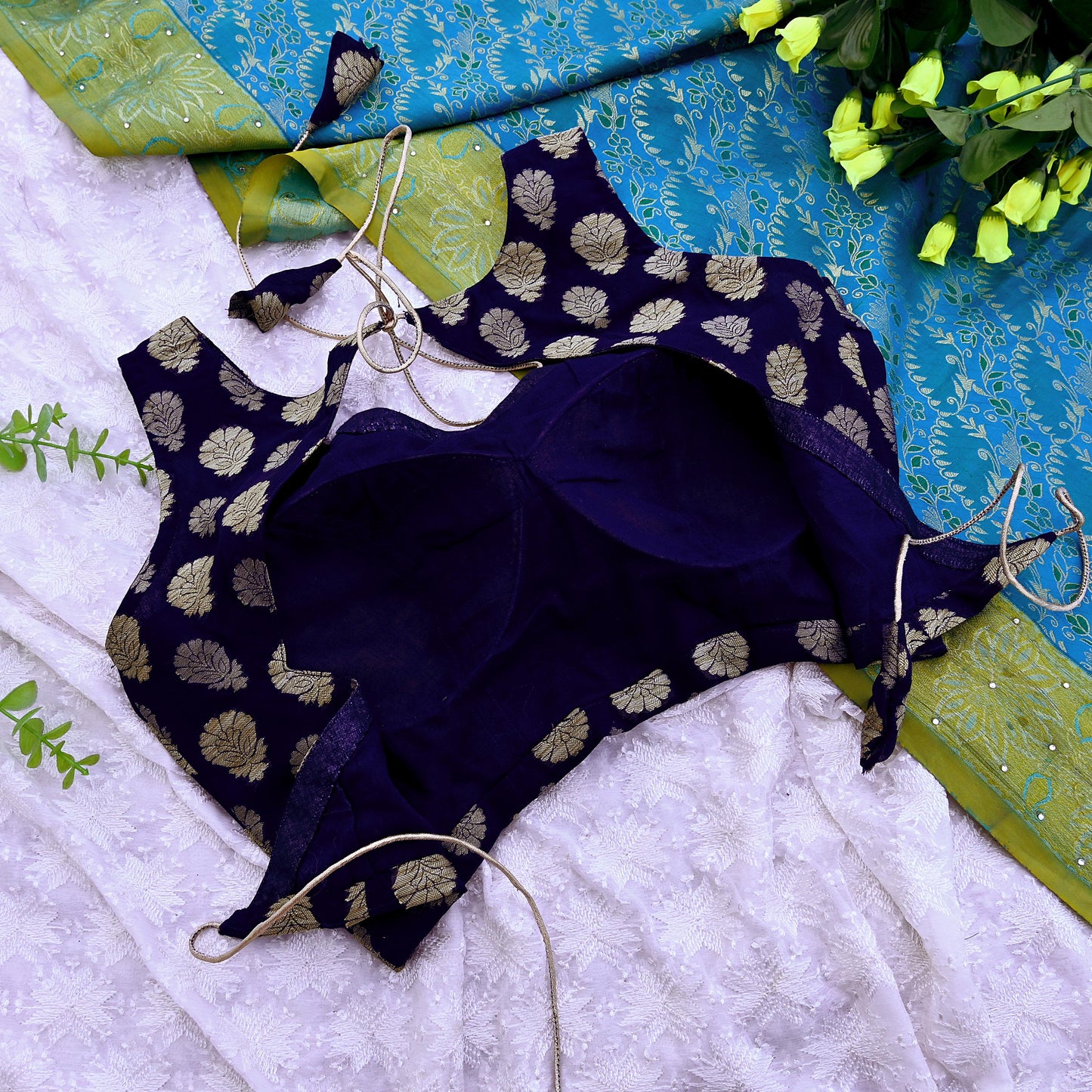 Indian New White Pure Georgette Silk Hand Woven Padded Blouse/Top/Crop Party wear Bollywood One Of a Kind Blouse