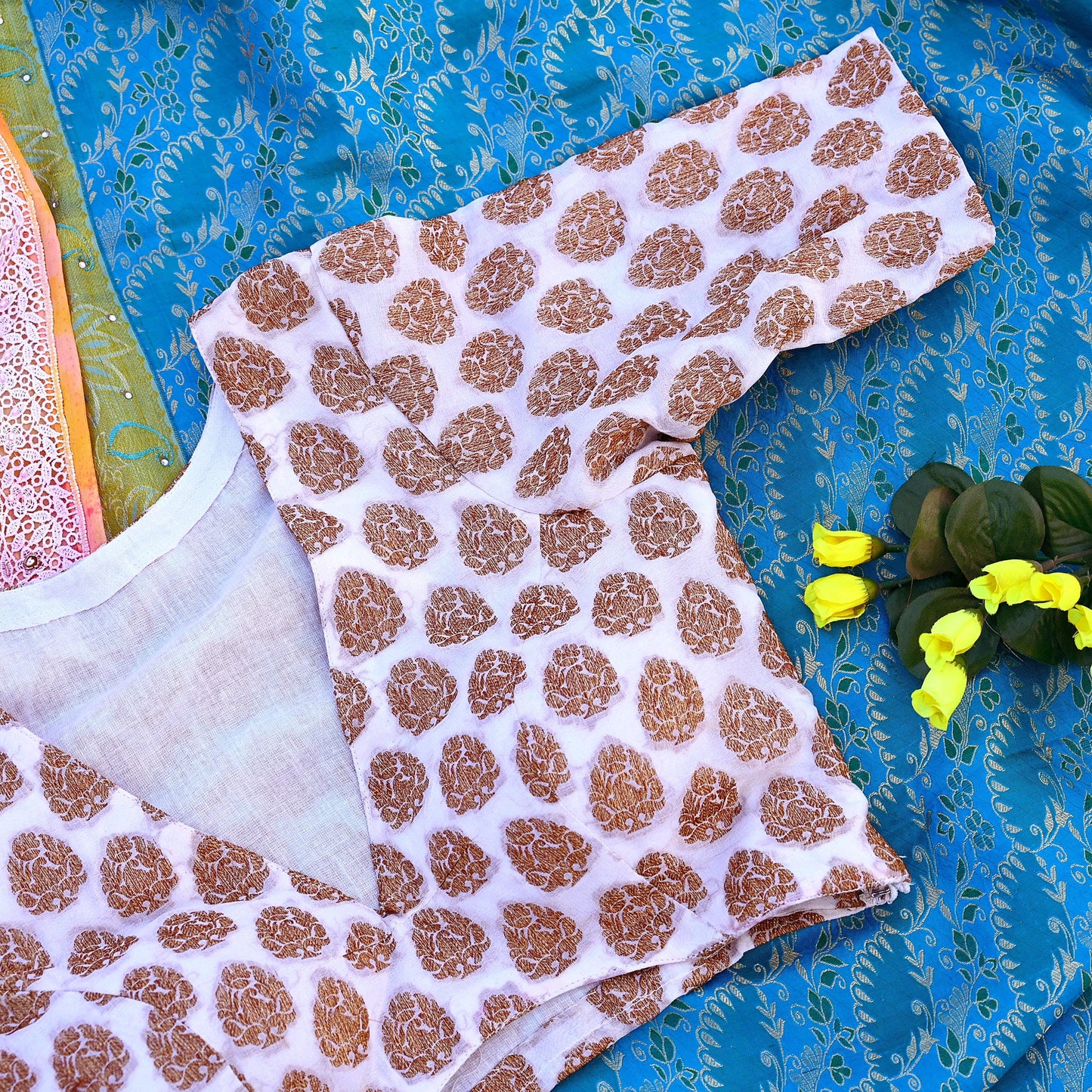 Indian New White Pure Georgette Silk Hand Woven Padded Blouse/Top/Crop Party wear Bollywood One Of a Kind Blouse