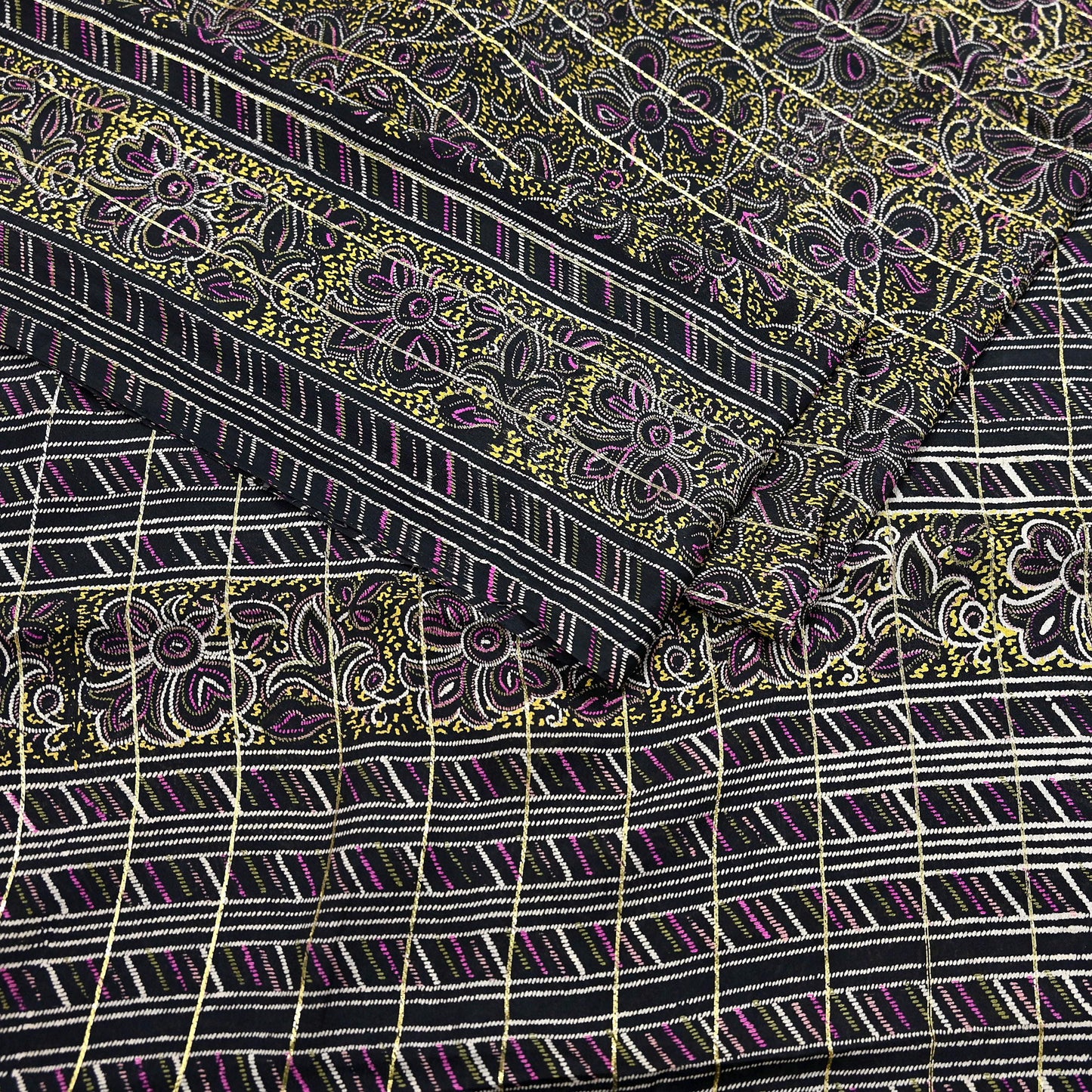 Indian Vintage Black Pure Silk Saree Fabric Floral Print Craft Silk Upcycled Sewing Material Quilting, Dressmaking, Boho Textile 5 Yards