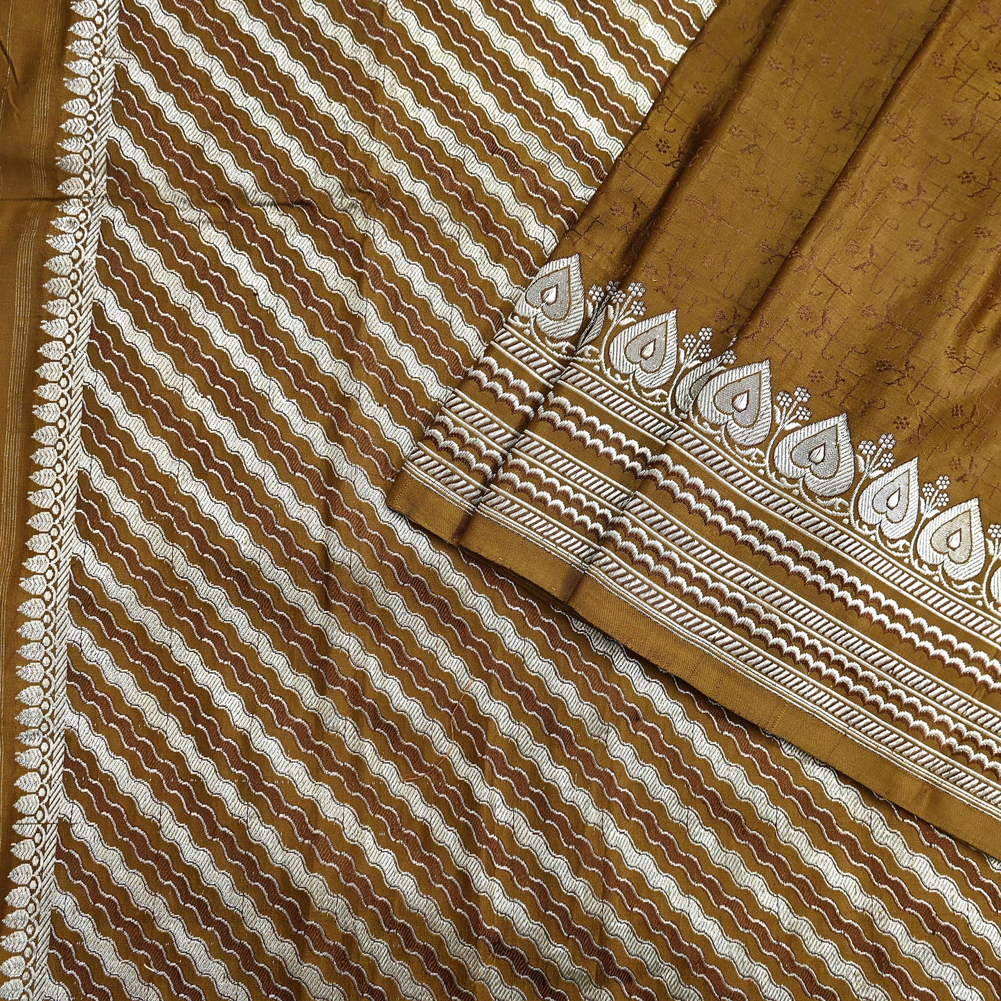 Indian Vintage Sari Green Heavy Pure Satin Silk Woven Banarasi Tanchoi Saree 5Yd Ethnic Craft Fabric Upcycle Bridal Heavy Sarees