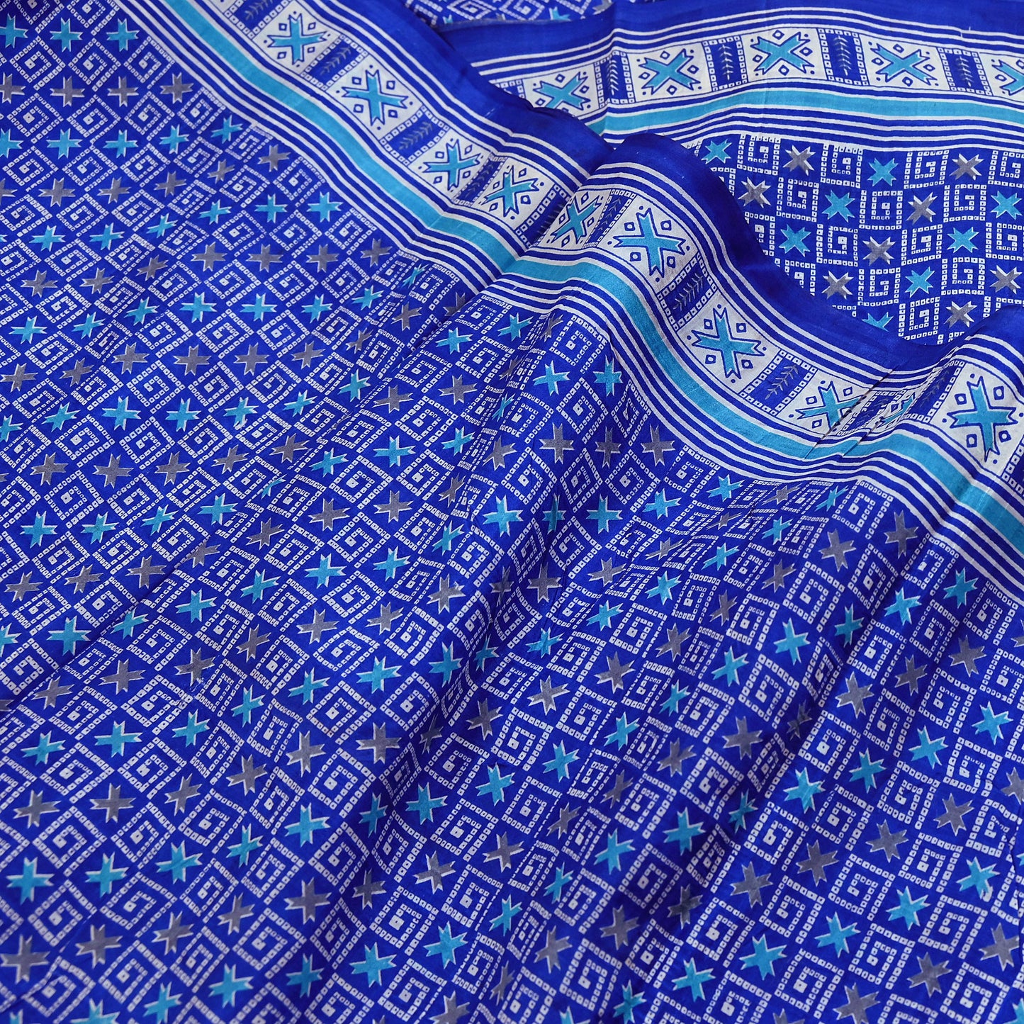 Vintage Blue Pure Silk Saree Indian Printed Floral Silk Fabric 5 Yard Soft Sewing Material for Dressmaking, Quilting & Crafts