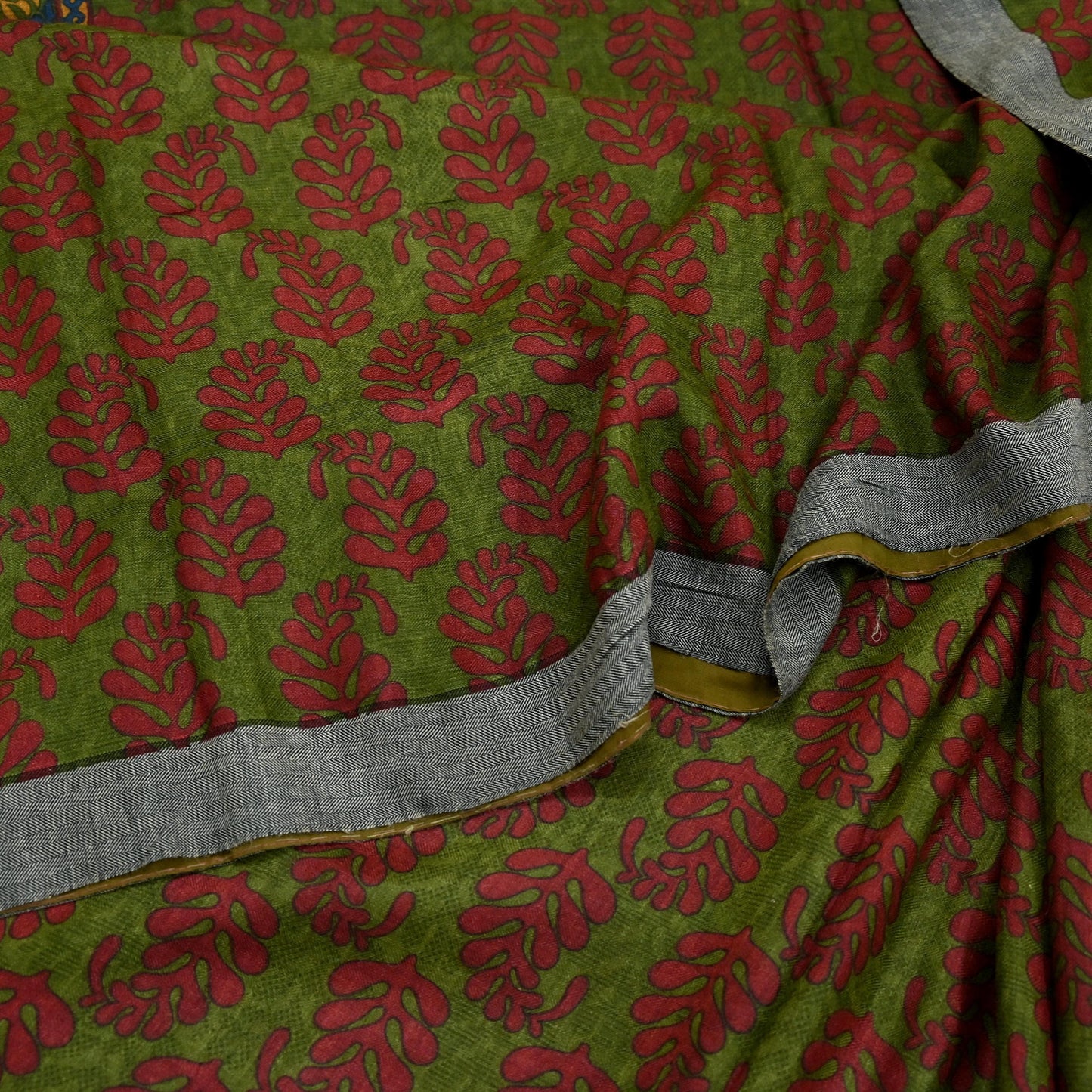 Vintage Green Wool Saree Indian Pure Wool Floral Woven Fabric 5 Yard Soft Warm Winter Textile for Dressmaking & Sewing Crafts