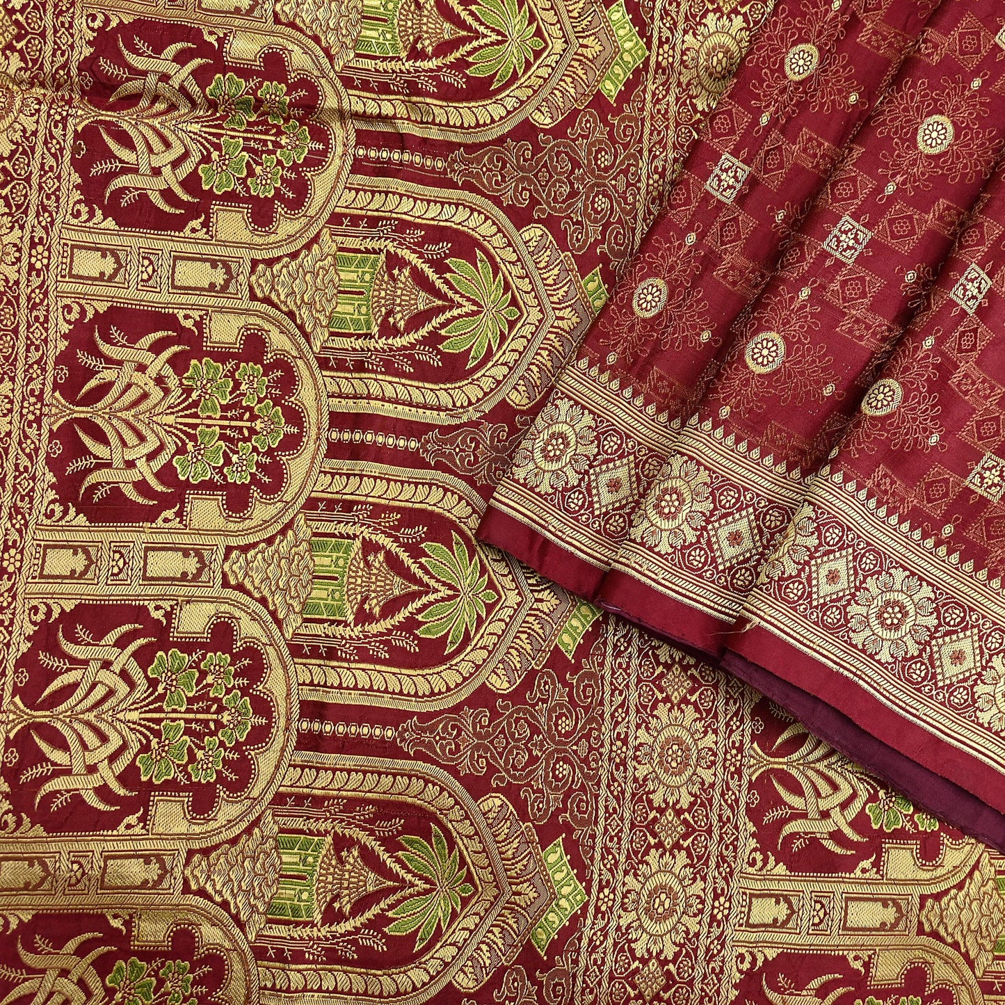 Vintage Maroon Banarasi Silk Saree Pure Satin Silk Handwoven Tanchoi Fabric with Floral Weave 5 Yard Dressmaking Craft Material
