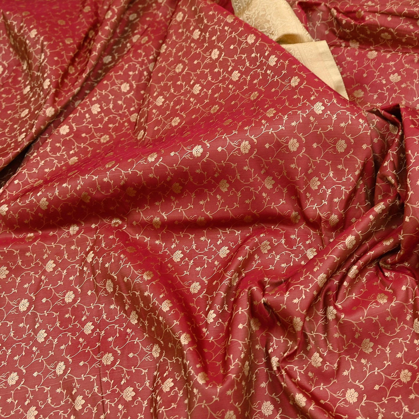 Vintage Red & Beige Banarasi Silk Saree Pure Satin Silk Handwoven Tanchoi Fabric with Paisley Weave 5 Yard Dressmaking Craft Material