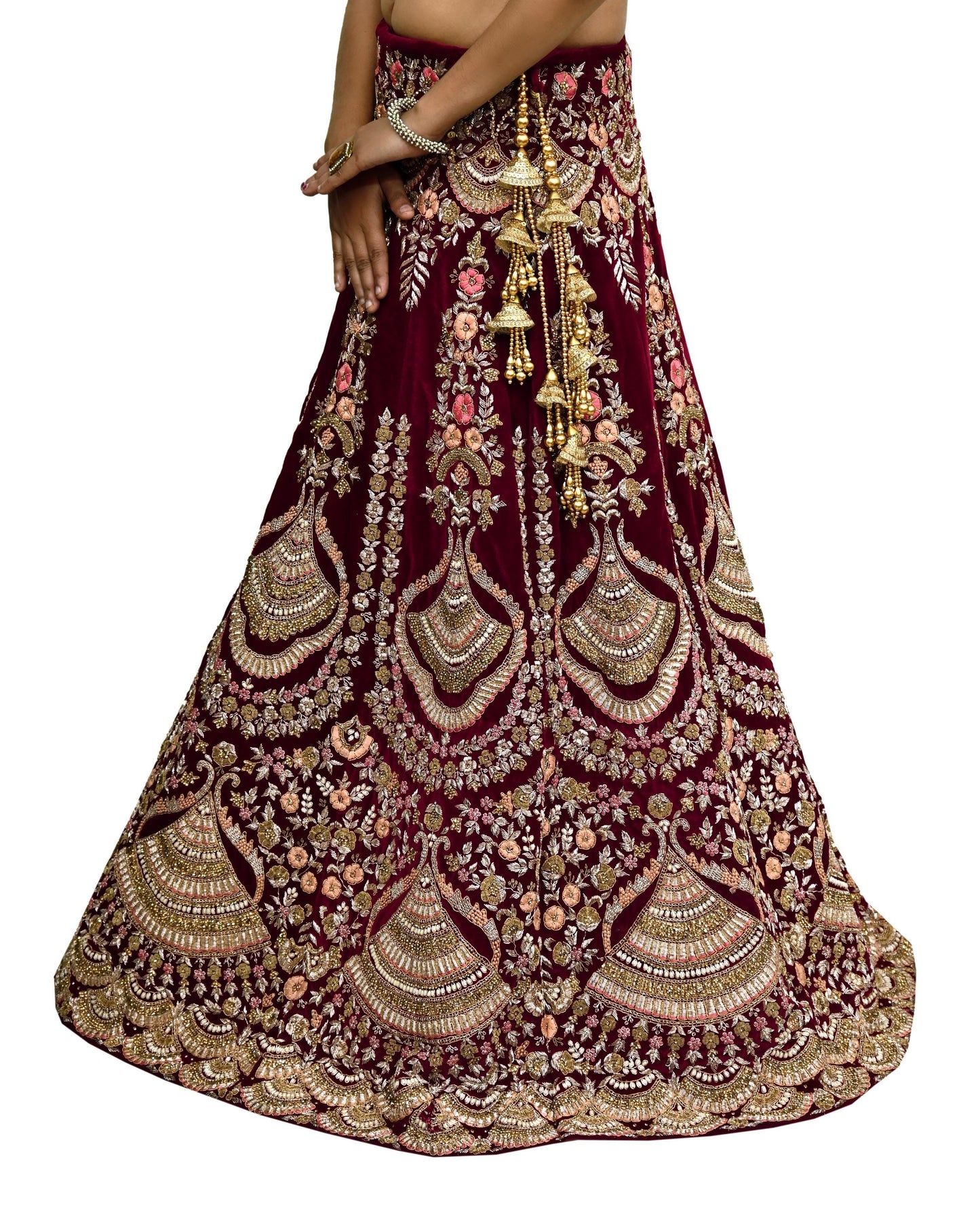 Pre-Owned Designer Anamika Khanna Hand Embroidered Lehenga & Dupatta Set  Maroon Velvet Skirt with Peach Net Dupatta