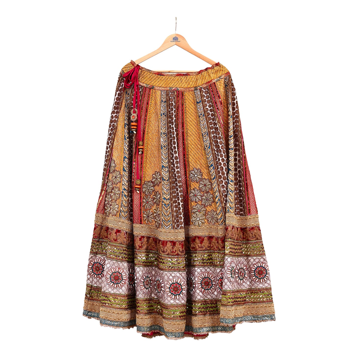 Indian Pre-owned Heavy Wedding Hand Embroidered Lehenga/Skirt Designer By Sabyasachi Zardozi Bridal Wear Floral Design