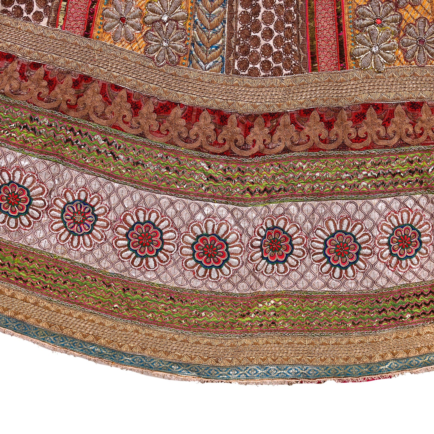 Indian Pre-owned Heavy Wedding Hand Embroidered Lehenga/Skirt Designer By Sabyasachi Zardozi Bridal Wear Floral Design