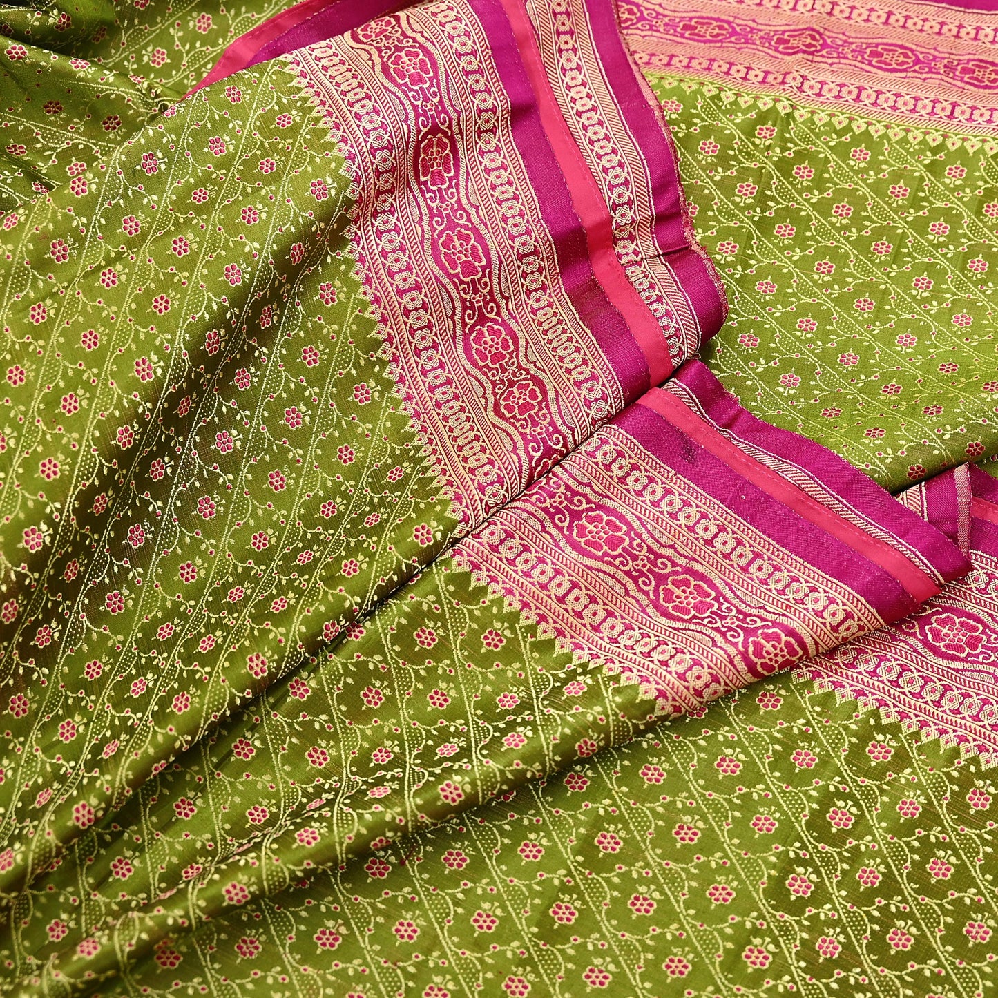 Indian Vintage Sari Purple & Green Heavy Pure Satin Silk Woven Banarasi Tanchoi Saree 5Yd Ethnic Craft Fabric Upcycle Bridal Heavy Sarees