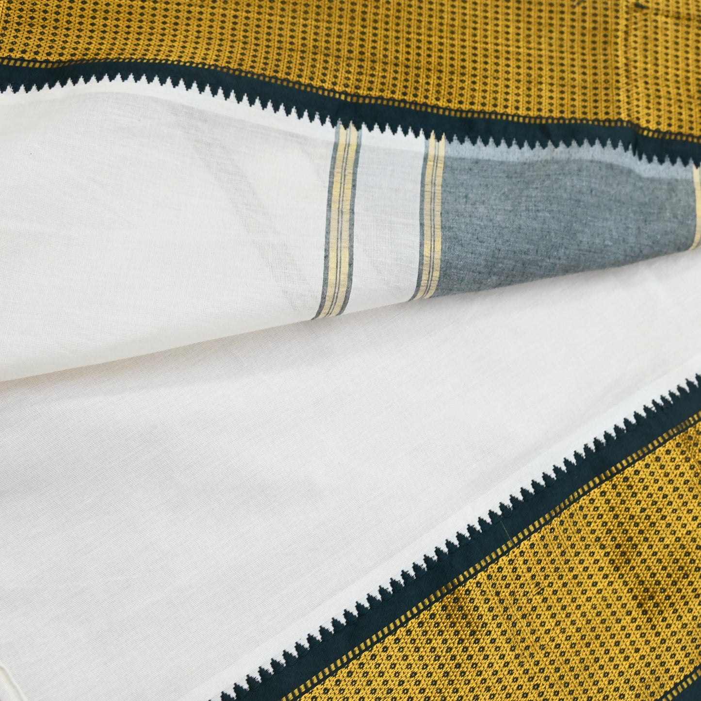 Vintage Bengali Traditional Saree Handwoven Pure Cotton Off White Red & Golden Border Ethnic Gift for Christmas