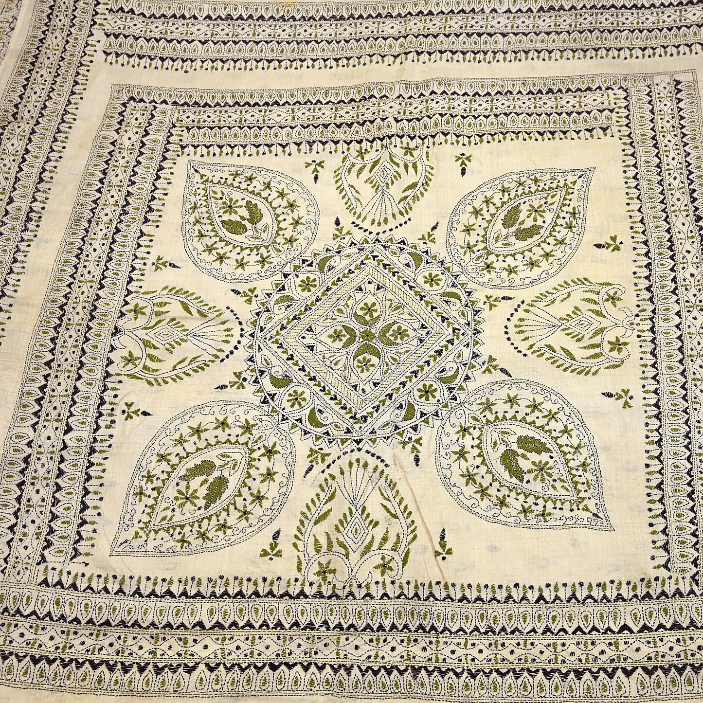 Indian Vintage Ivory Saree 100% Pure Silk Hand Embroidered Kantha Sari Fabric 5Yd Sewing Floral Sequin