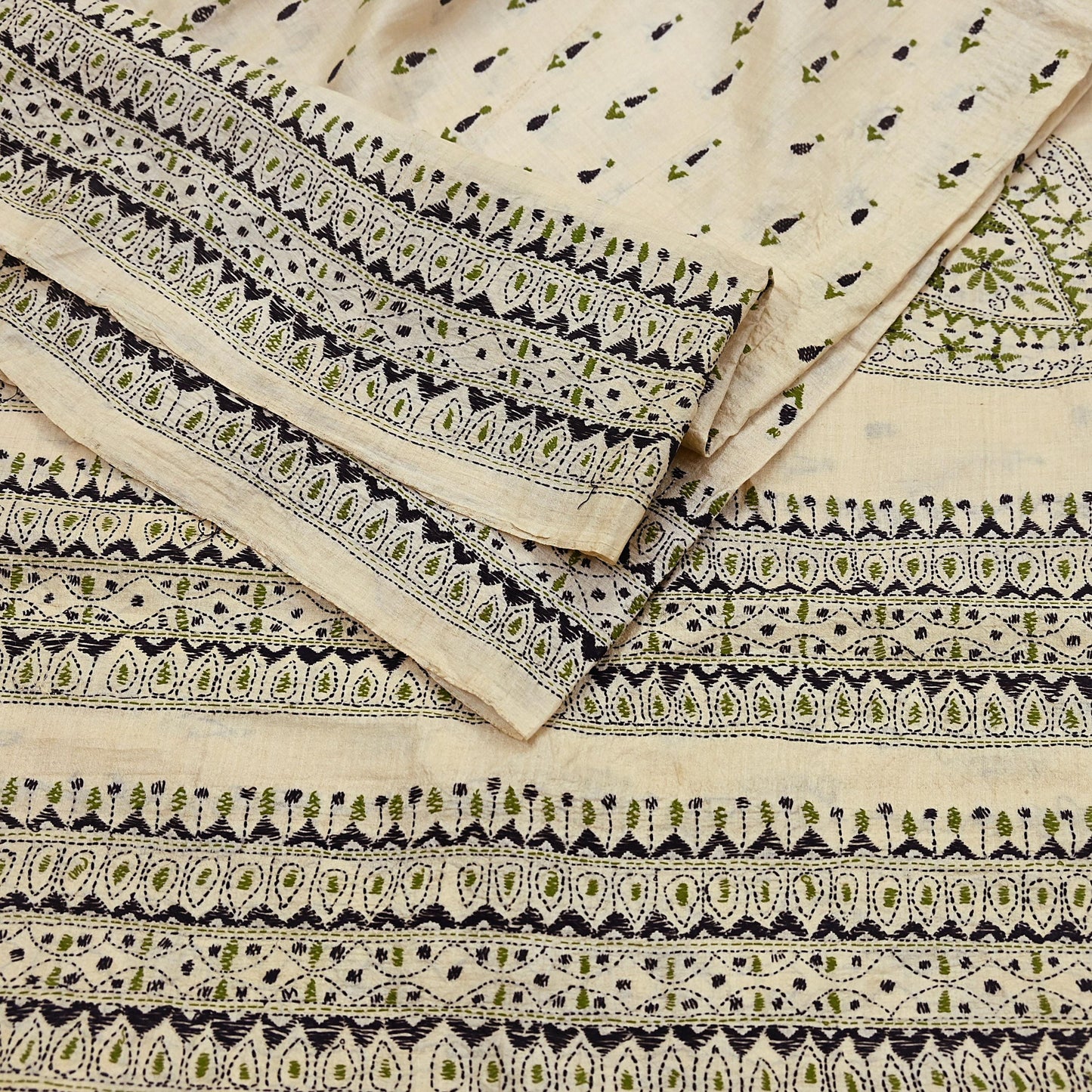 Indian Vintage Ivory Saree 100% Pure Silk Hand Embroidered Kantha Sari Fabric 5Yd Sewing Floral Sequin