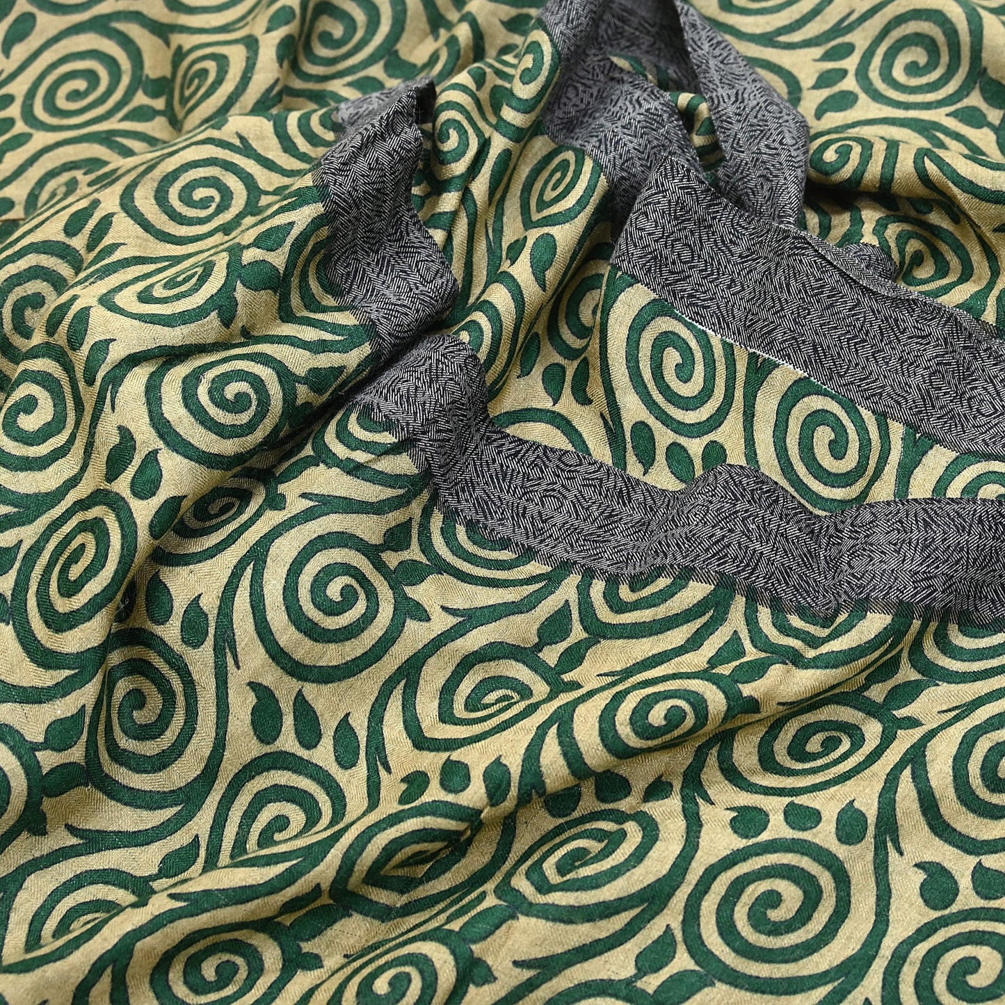 Vintage Beige Green Wool Saree Indian Pure Wool Floral Woven Fabric 6 Yard Soft Warm Craft Material for Winter Dressmaking & Sewing
