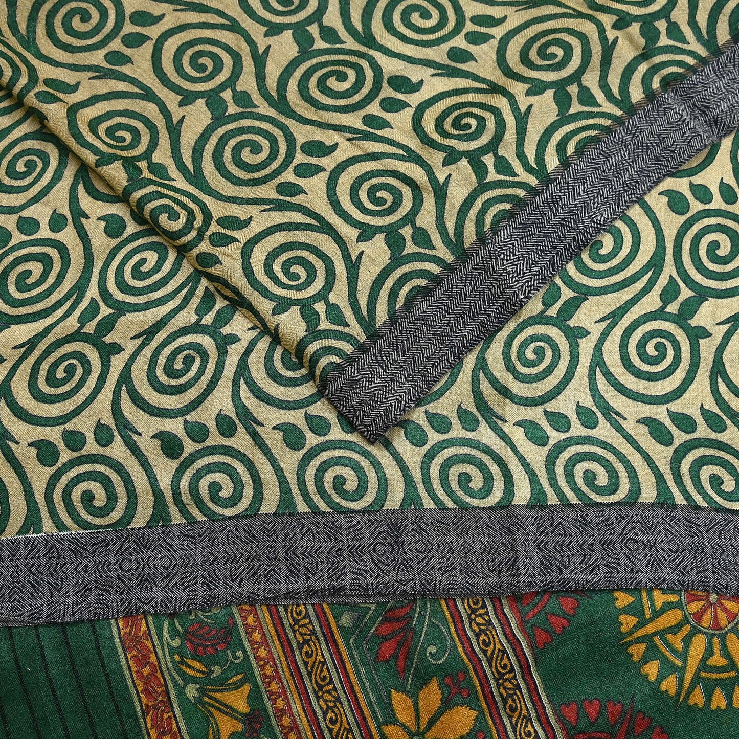 Vintage Beige Green Wool Saree Indian Pure Wool Floral Woven Fabric 6 Yard Soft Warm Craft Material for Winter Dressmaking & Sewing