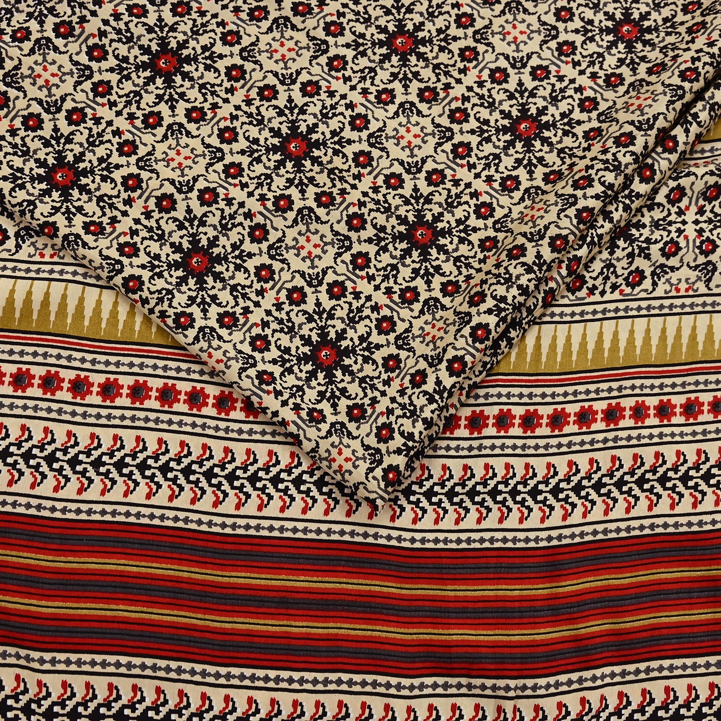 Vintage Beige Digital Printed Saree Floral Artificial Silk Fabric 5 Yards Indian Satin-Like Material for Dressmaking & Quilting Crafts