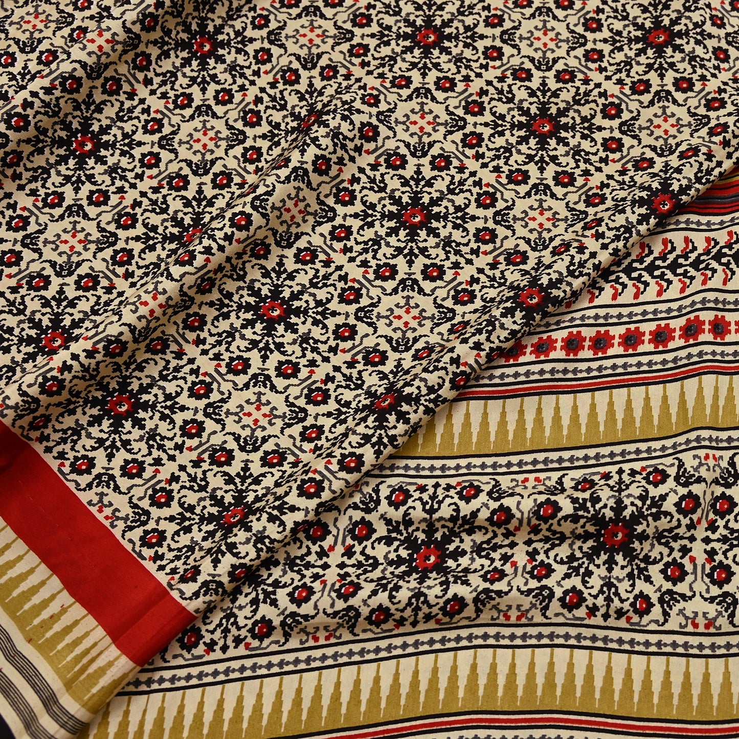 Vintage Beige Digital Printed Saree Floral Artificial Silk Fabric 5 Yards Indian Satin-Like Material for Dressmaking & Quilting Crafts
