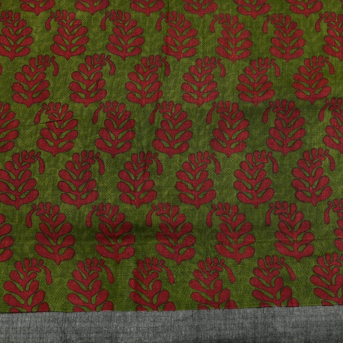 Vintage Green Wool Saree Indian Pure Wool Floral Woven Fabric 5 Yard Soft Warm Winter Textile for Dressmaking & Sewing Crafts