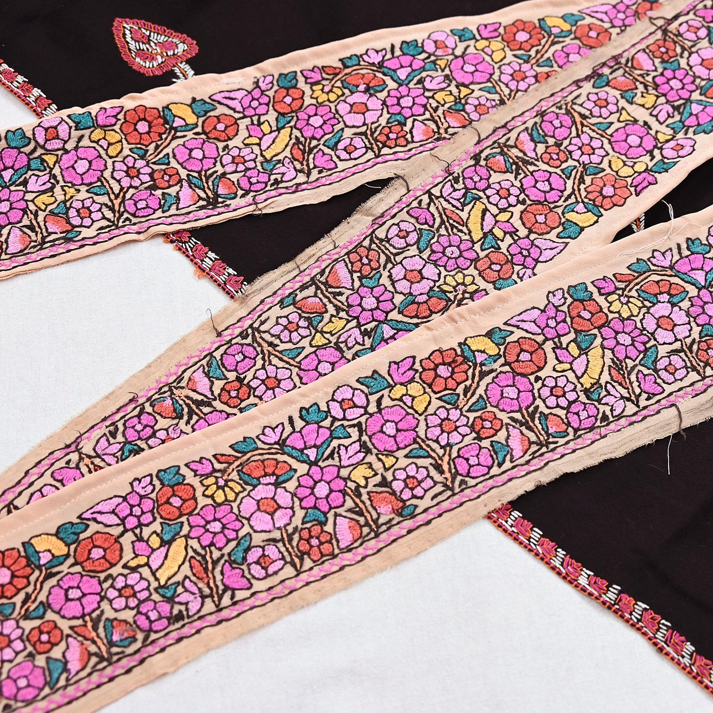 Vintage Kashmiri Aari Silk Border Peach Satin Hand Embroidered Floral Trim Chain Stitch Lace Ribbon Sewing Craft Supply