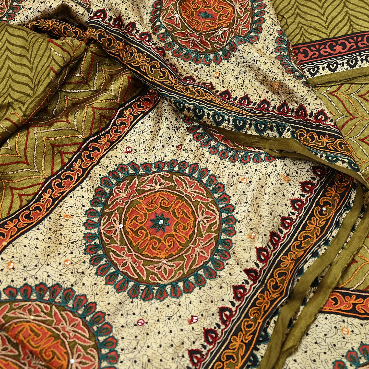 Indian Vintage Sari Green Pure Silk Hand Embroidered Sarees 5Yd Craft Fabric Sewing soft Quilting Crafting Ethnic Bollywood sarees