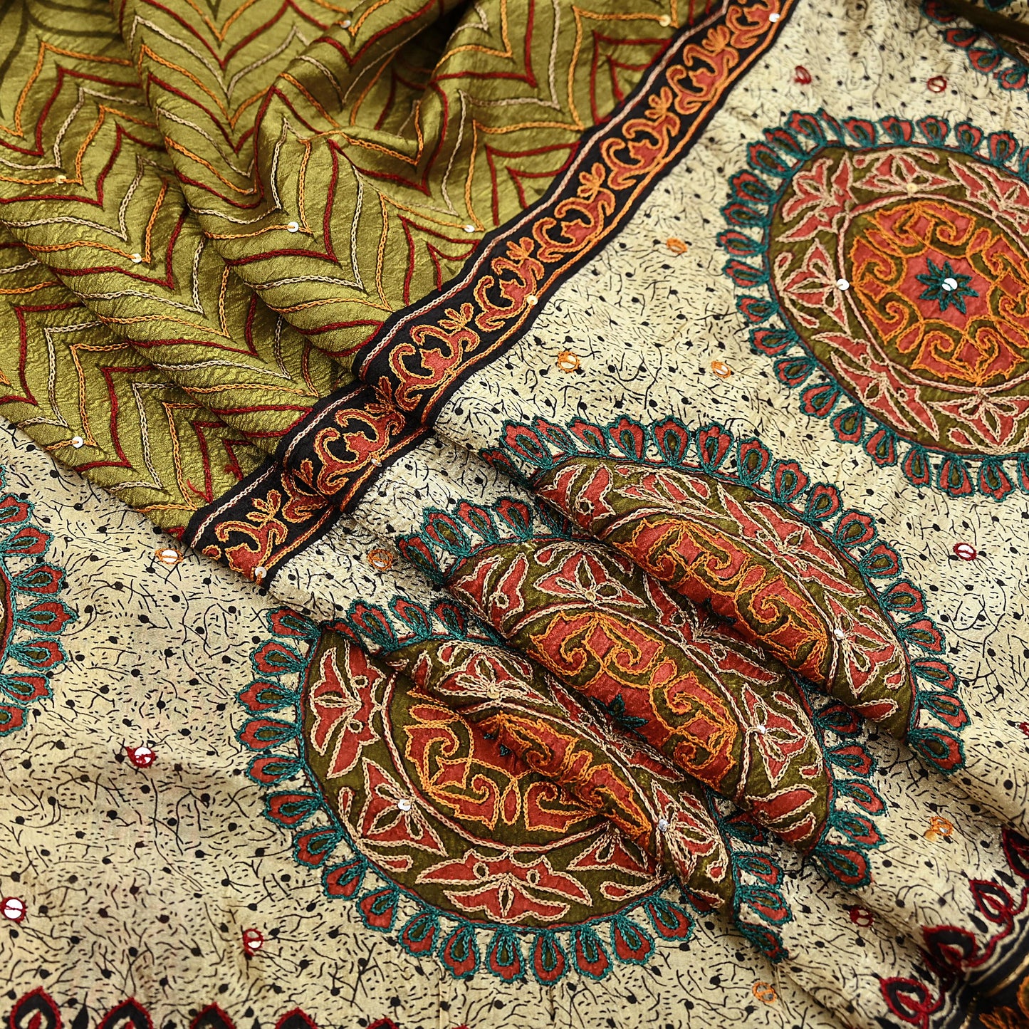 Indian Vintage Sari Green Pure Silk Hand Embroidered Sarees 5Yd Craft Fabric Sewing soft Quilting Crafting Ethnic Bollywood sarees