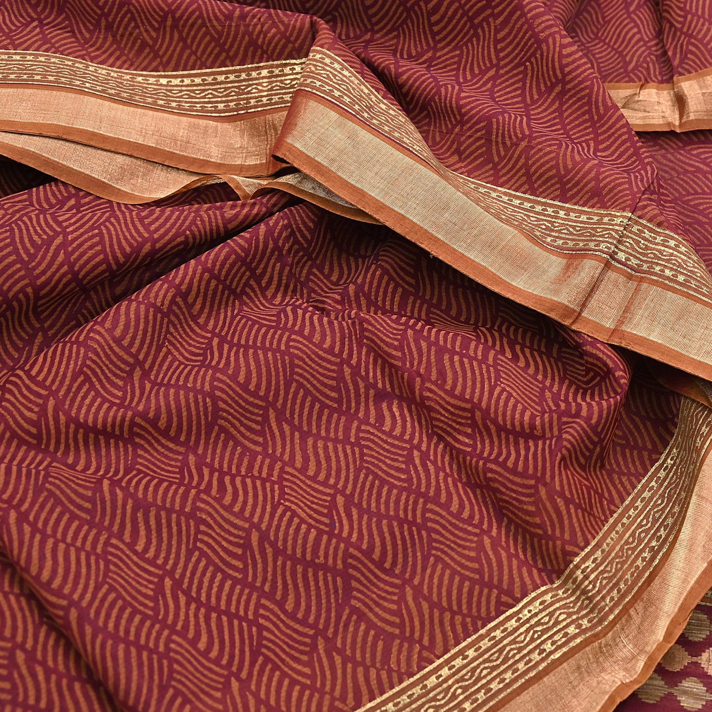 Indian Vintage Sari Maroon Pure Cotton Hand Woven 5Yd Sarees Soft Floral Ethnic Craft Fabric Sewing Dress making Crafting Quilting