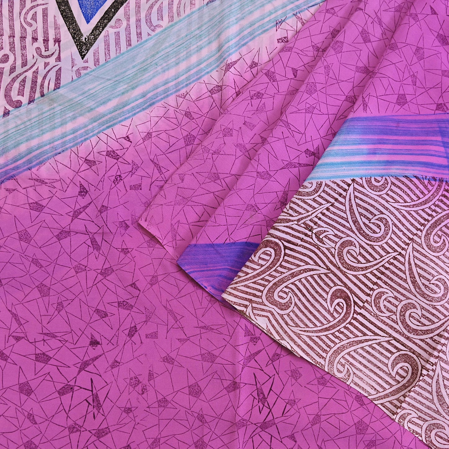 Indian Vintage Pink Pure Crepe Silk Saree Floral Print 5 Yards Soft Sewing Fabric for Dressmaking, Quilting, Crafting Upcycling