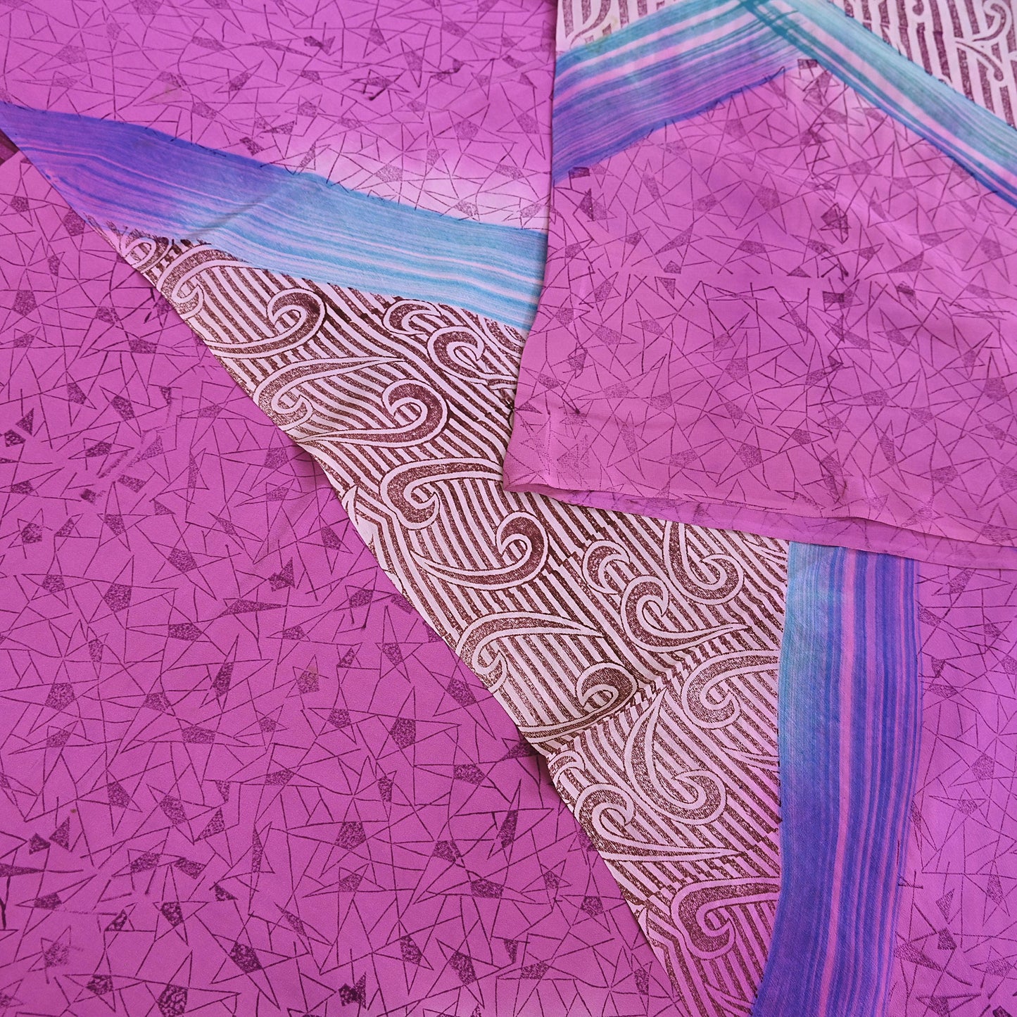 Indian Vintage Pink Pure Crepe Silk Saree Floral Print 5 Yards Soft Sewing Fabric for Dressmaking, Quilting, Crafting Upcycling