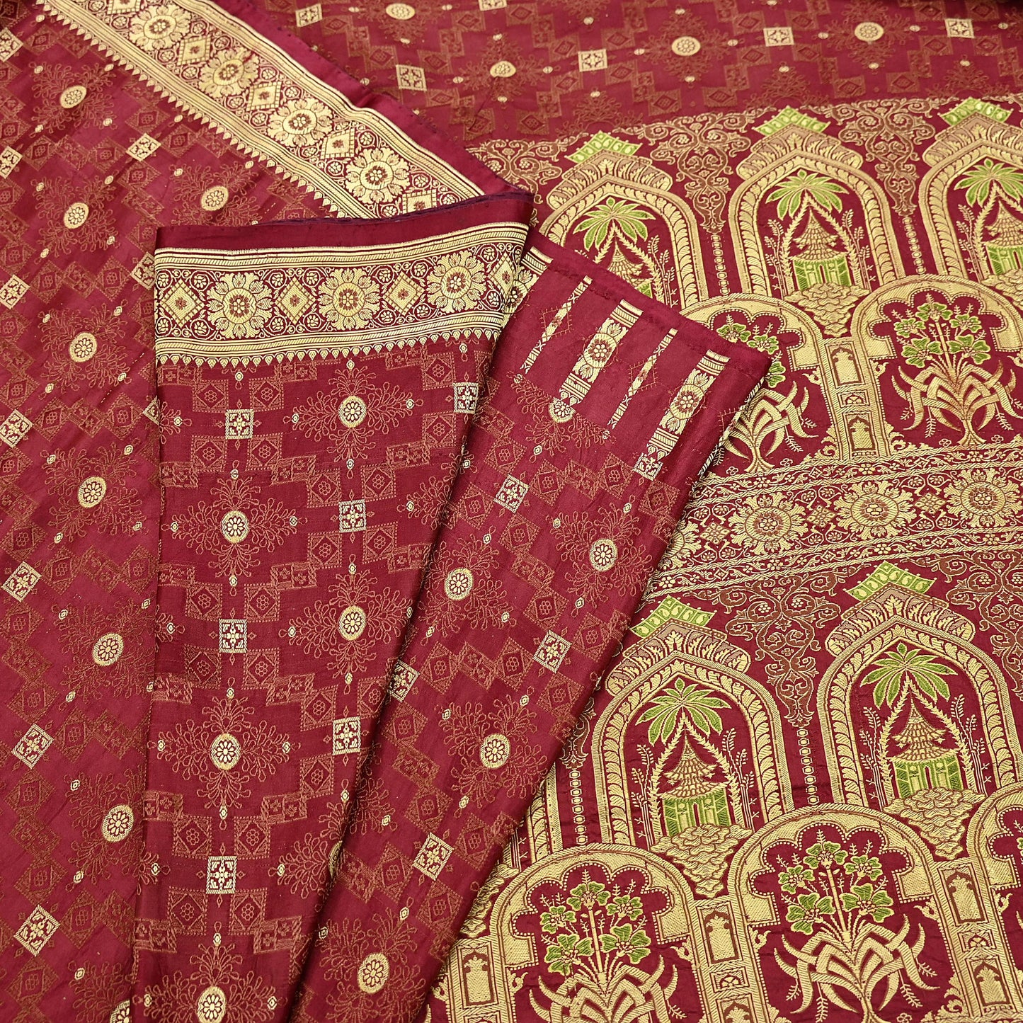Vintage Maroon Banarasi Silk Saree Pure Satin Silk Handwoven Tanchoi Fabric with Floral Weave 5 Yard Dressmaking Craft Material