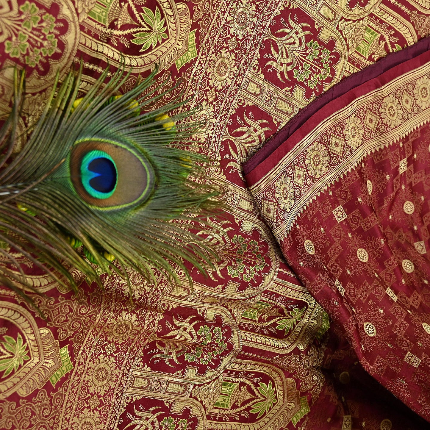 Vintage Maroon Banarasi Silk Saree Pure Satin Silk Handwoven Tanchoi Fabric with Floral Weave 5 Yard Dressmaking Craft Material