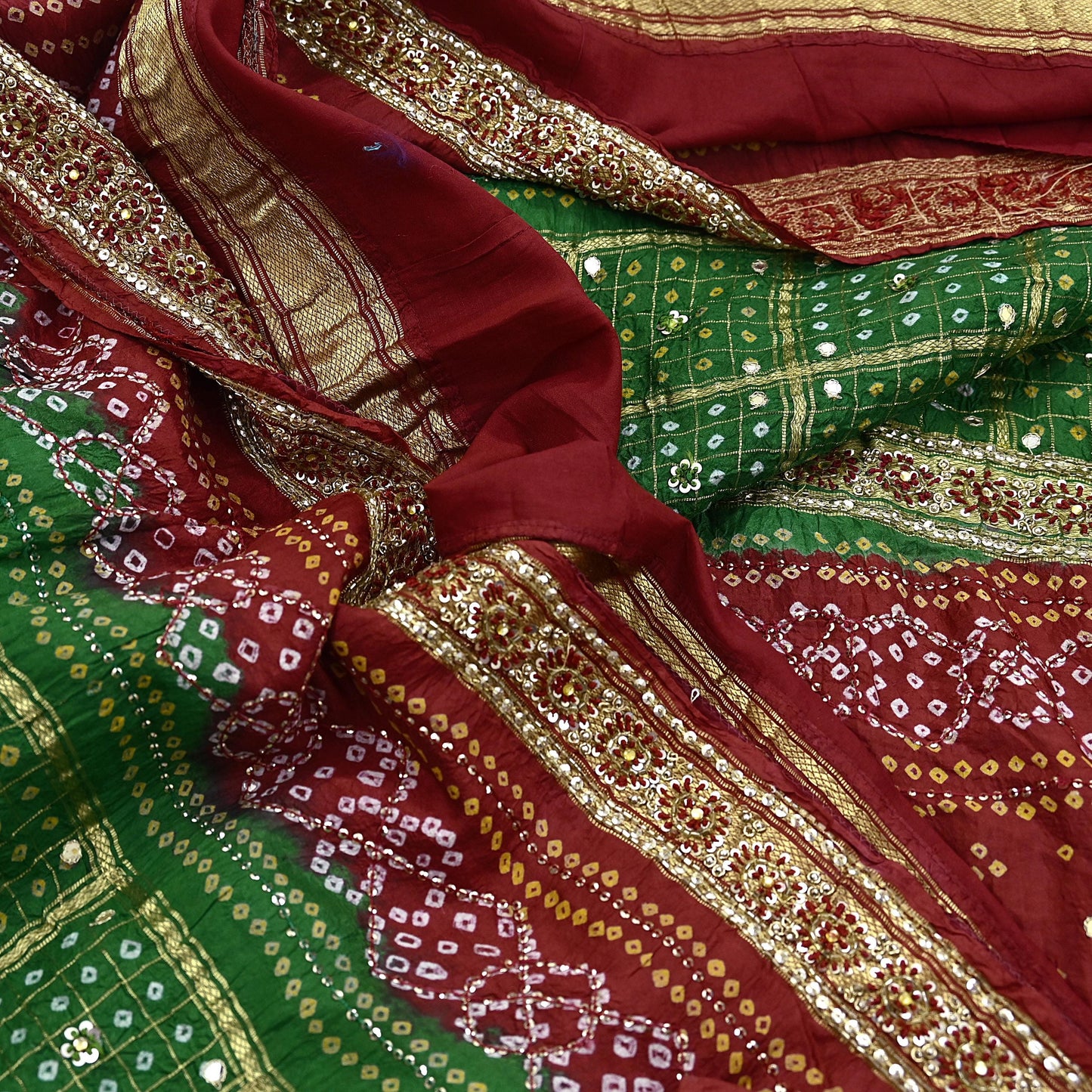 Indian Vintage Red & Green Saree Hand Embroidered Bandhani Printed Sari 100% Pure Silk Fabric 5yard Soft Craft Fabric Beaded