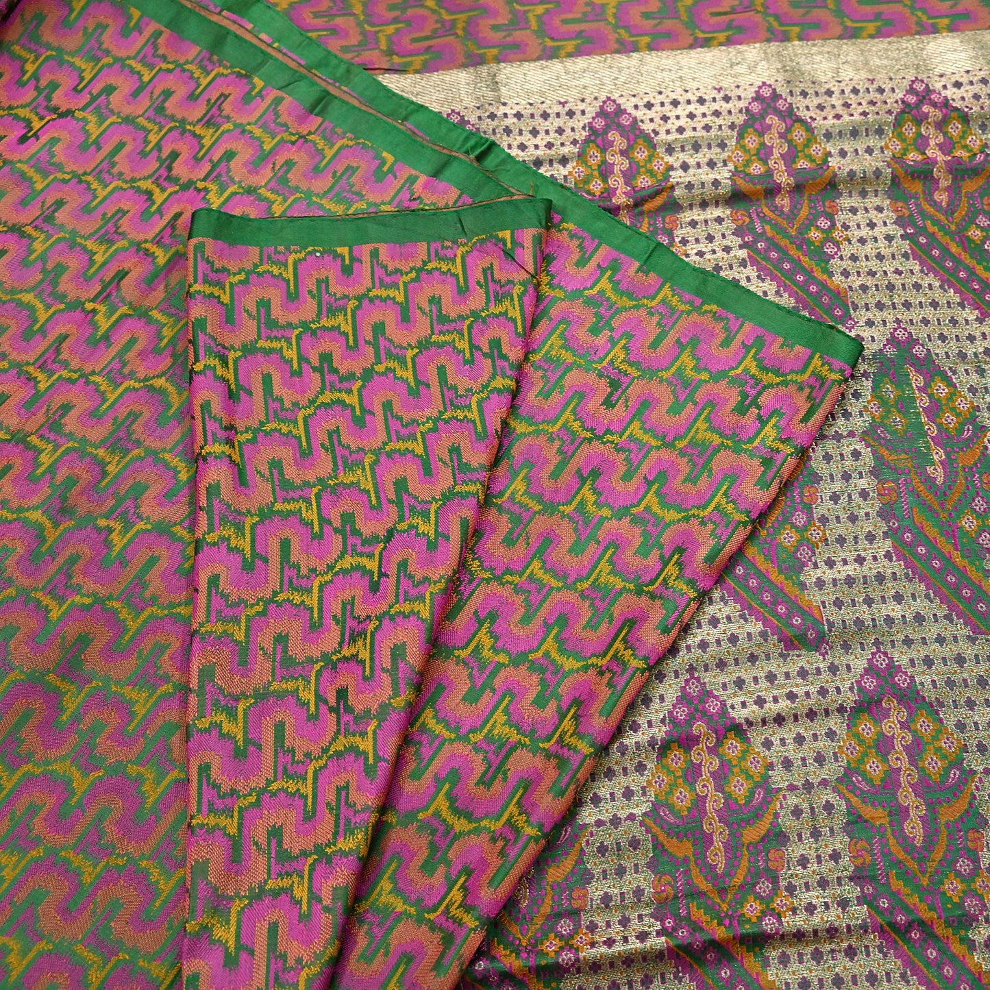 Vintage Green Banarasi Silk Saree Pure Satin Silk Handwoven Tanchoi Fabric with Paisley Weave 5 Yard Dressmaking Craft Material