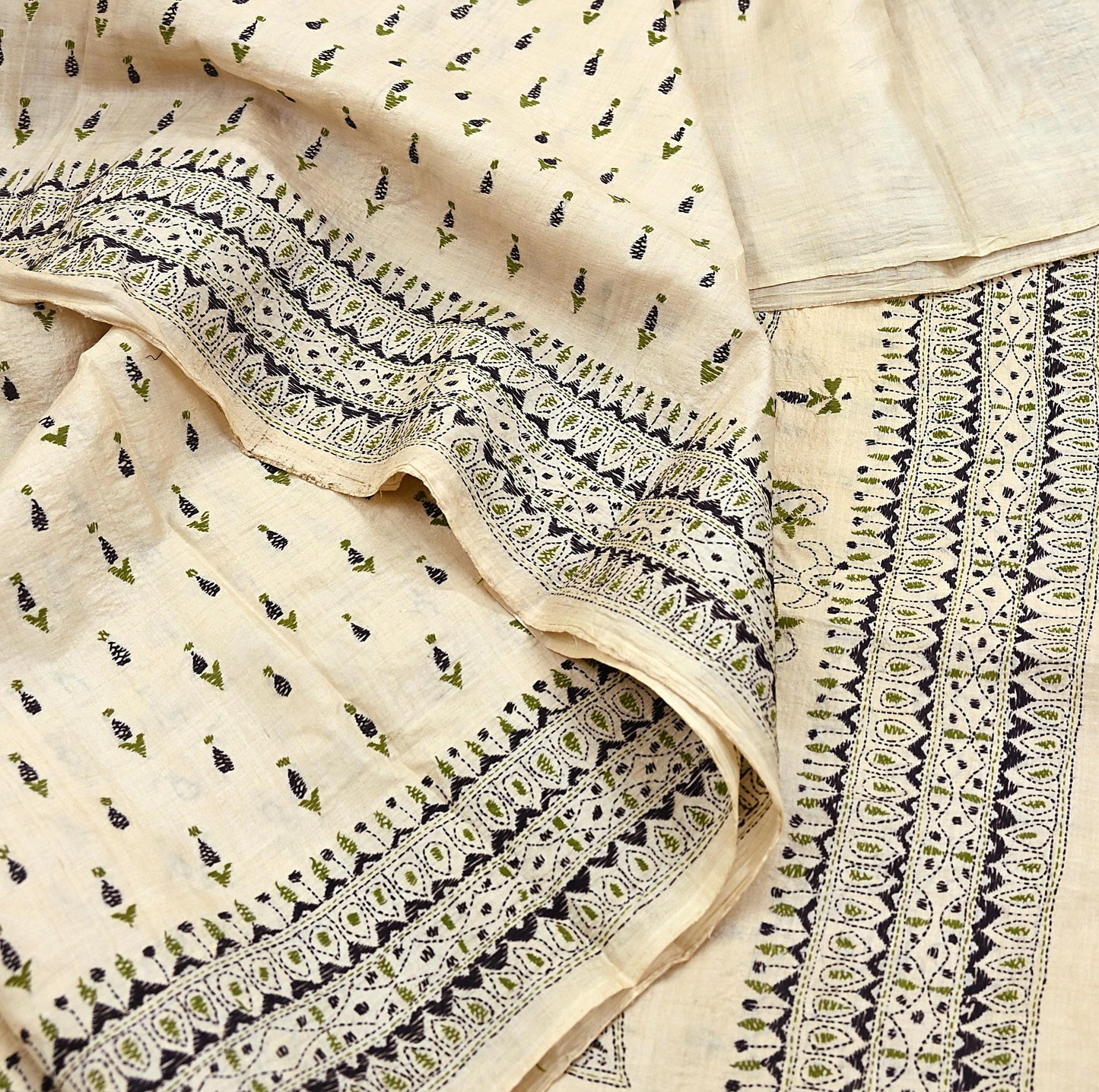 Indian Vintage Ivory Saree 100% Pure Silk Hand Embroidered Kantha Sari Fabric 5Yd Sewing Floral Sequin