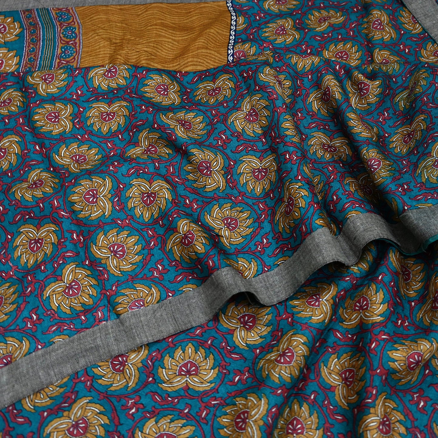 Vintage Green Wool Saree Indian Pure Wool Floral Woven Fabric 5 Yard Soft Warm Winter Textile for Dressmaking & Sewing Crafts