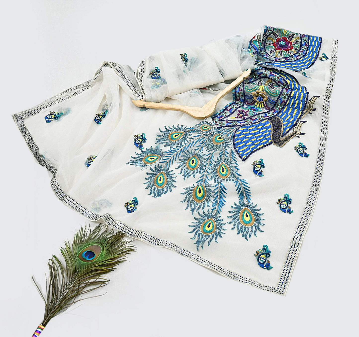 Indian Vintage Heavy Sari White Net/Mesh Embroidered Sarees Fabric 6Yd Sewing Craft Fabric Dress making Crafting Bollywood sari Blouse Pcs