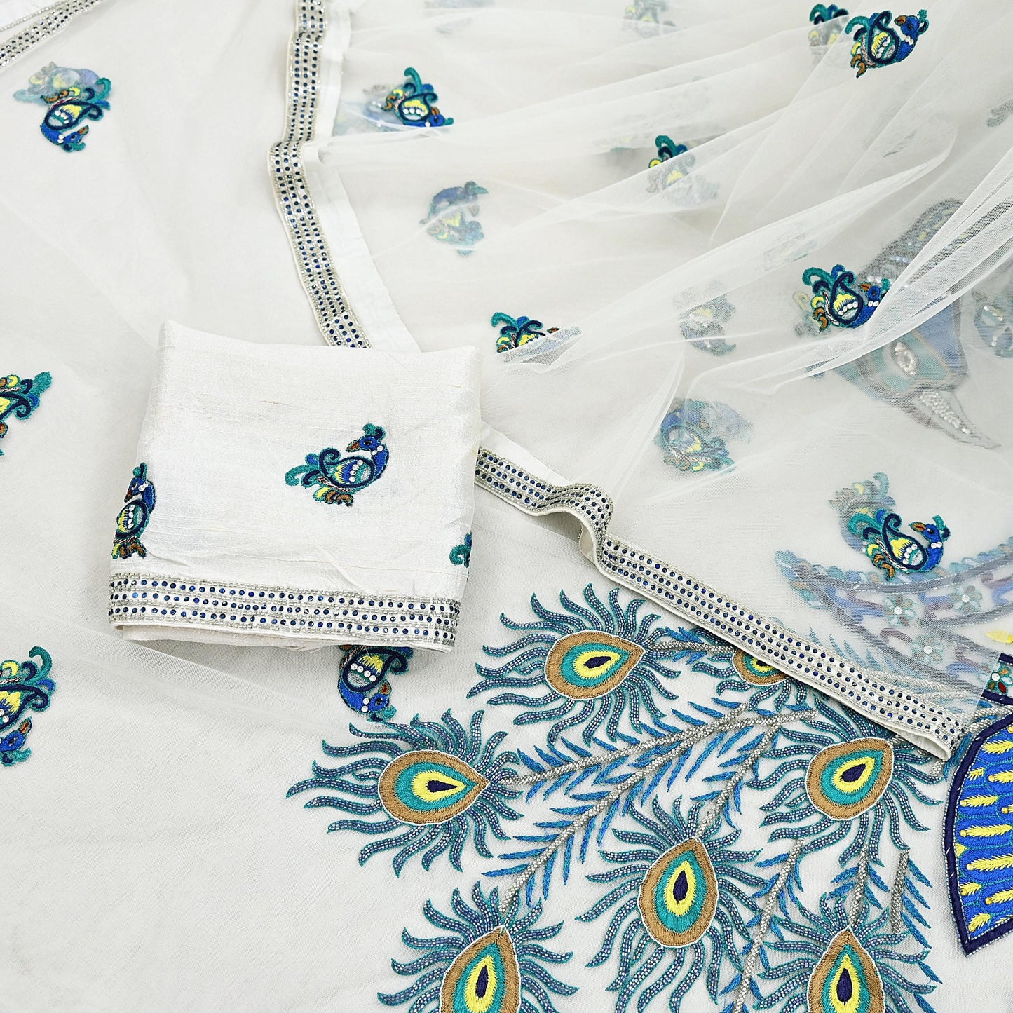 Indian Vintage Heavy Sari White Net/Mesh Embroidered Sarees Fabric 6Yd Sewing Craft Fabric Dress making Crafting Bollywood sari Blouse Pcs