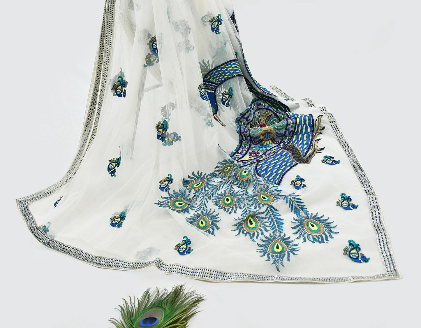 Indian Vintage Heavy Sari White Net/Mesh Embroidered Sarees Fabric 6Yd Sewing Craft Fabric Dress making Crafting Bollywood sari Blouse Pcs