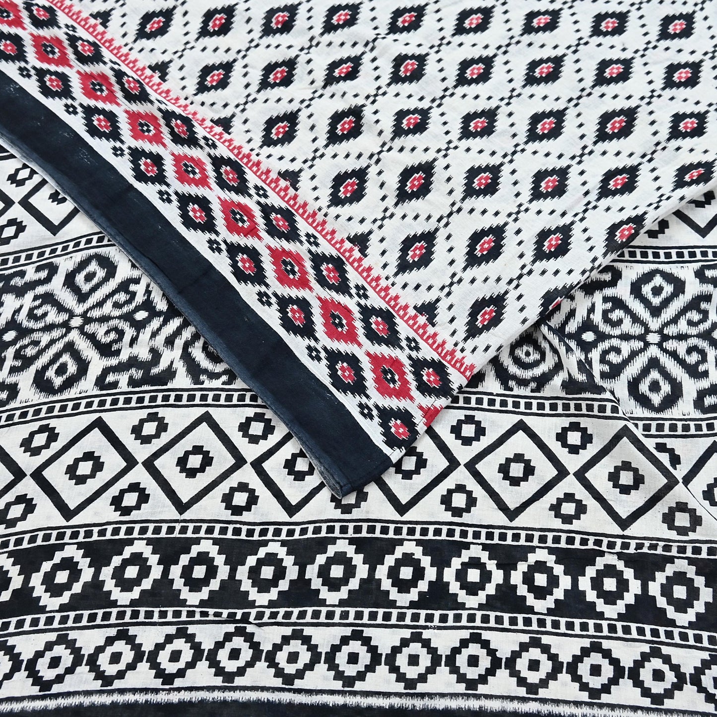 Indian Vintage White & Black Printed Pure Cotton Saree | 5 Yards | Soft Fabric for Sewing, Crafting, Quilting, Upcycling, Dressmaking, Boho
