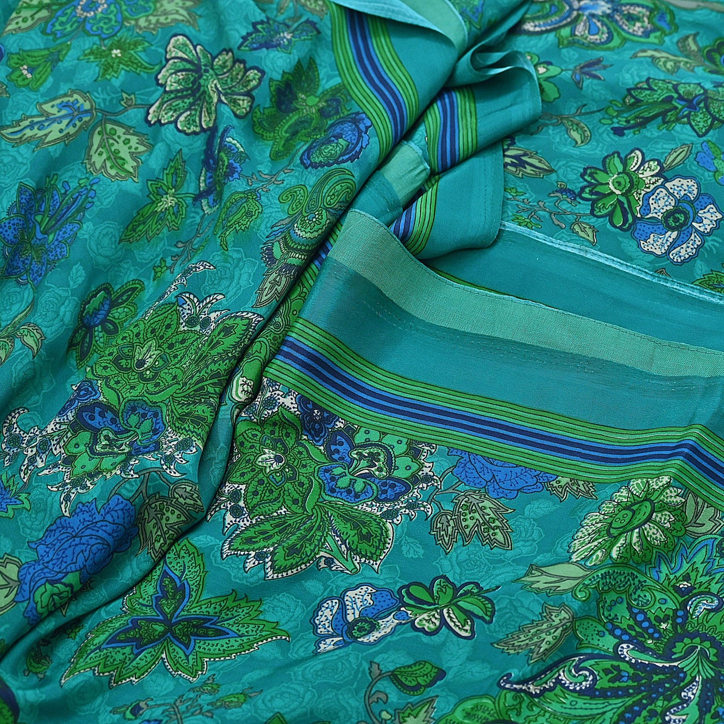 Indian Vintage Green Moss Crepe Saree Printed Floral Sari Fabric 5 Yards Soft Craft Fabric for Sewing, Dressmaking, Quilting,Upcycling