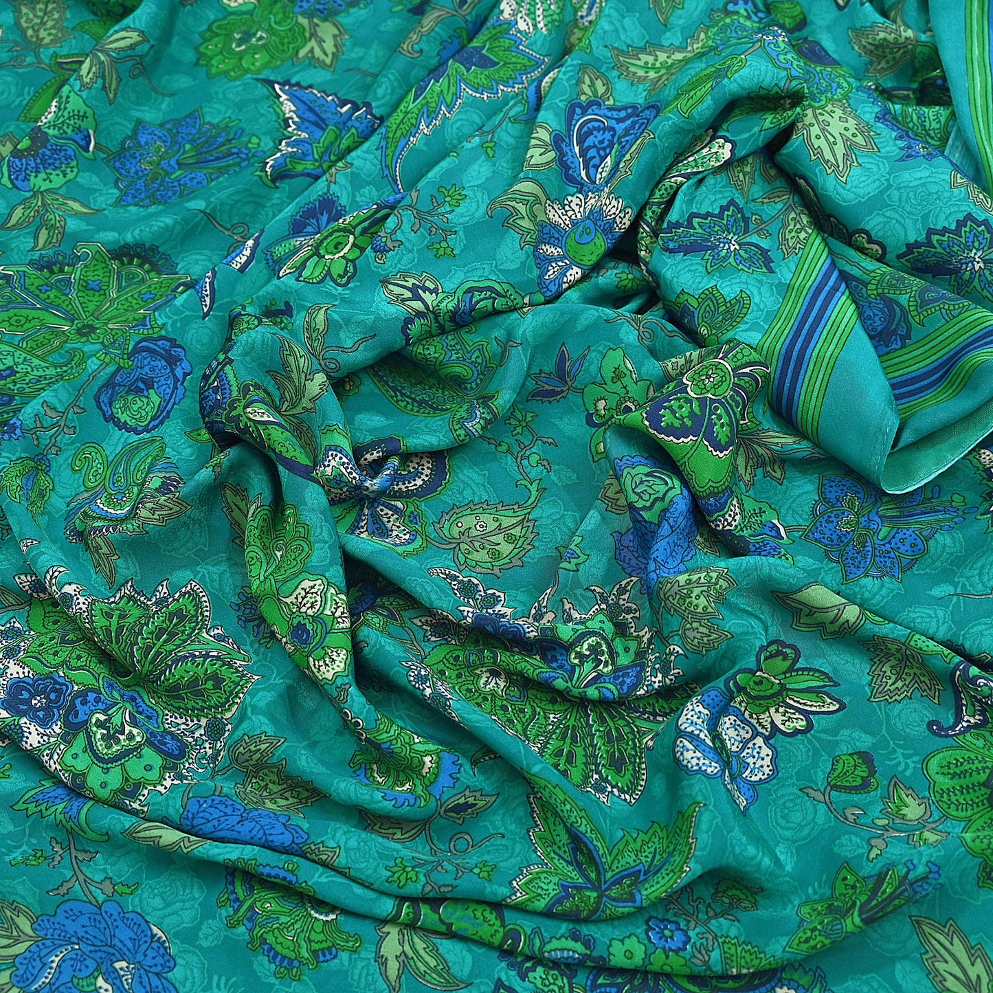 Indian Vintage Green Moss Crepe Saree Printed Floral Sari Fabric 5 Yards Soft Craft Fabric for Sewing, Dressmaking, Quilting,Upcycling