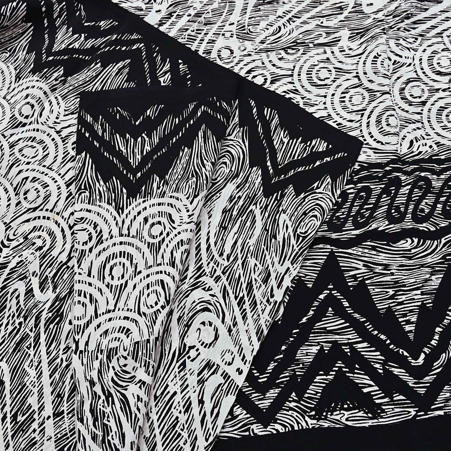 Indian Vintage Black & white Pure Crepe Silk Saree Abstrct Print 5 Yards Soft Sewing Fabric for Dressmaking, Quilting, Crafting Upcycling