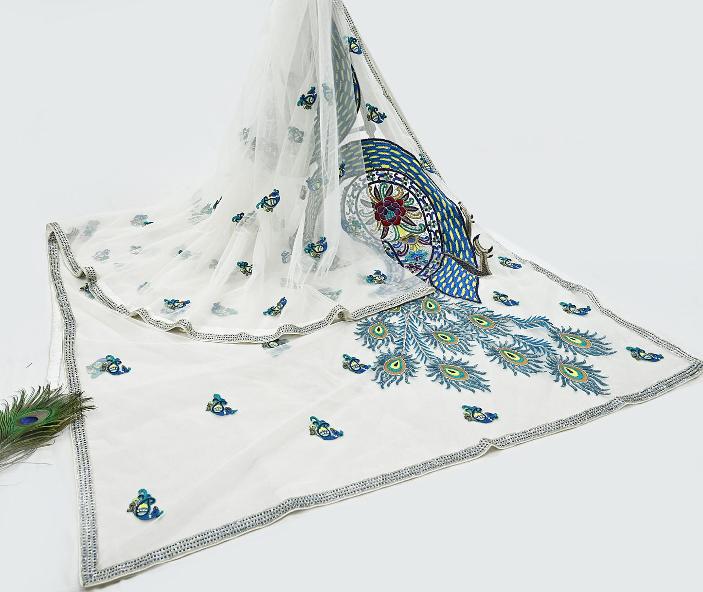 Indian Vintage Heavy Sari White Net/Mesh Embroidered Sarees Fabric 6Yd Sewing Craft Fabric Dress making Crafting Bollywood sari Blouse Pcs