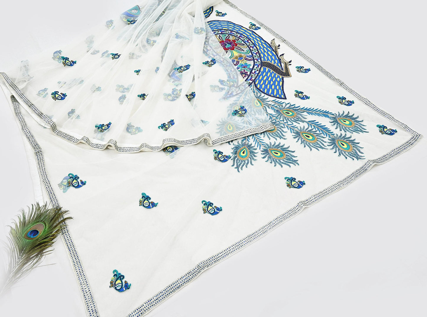 Indian Vintage Heavy Sari White Net/Mesh Embroidered Sarees Fabric 6Yd Sewing Craft Fabric Dress making Crafting Bollywood sari Blouse Pcs