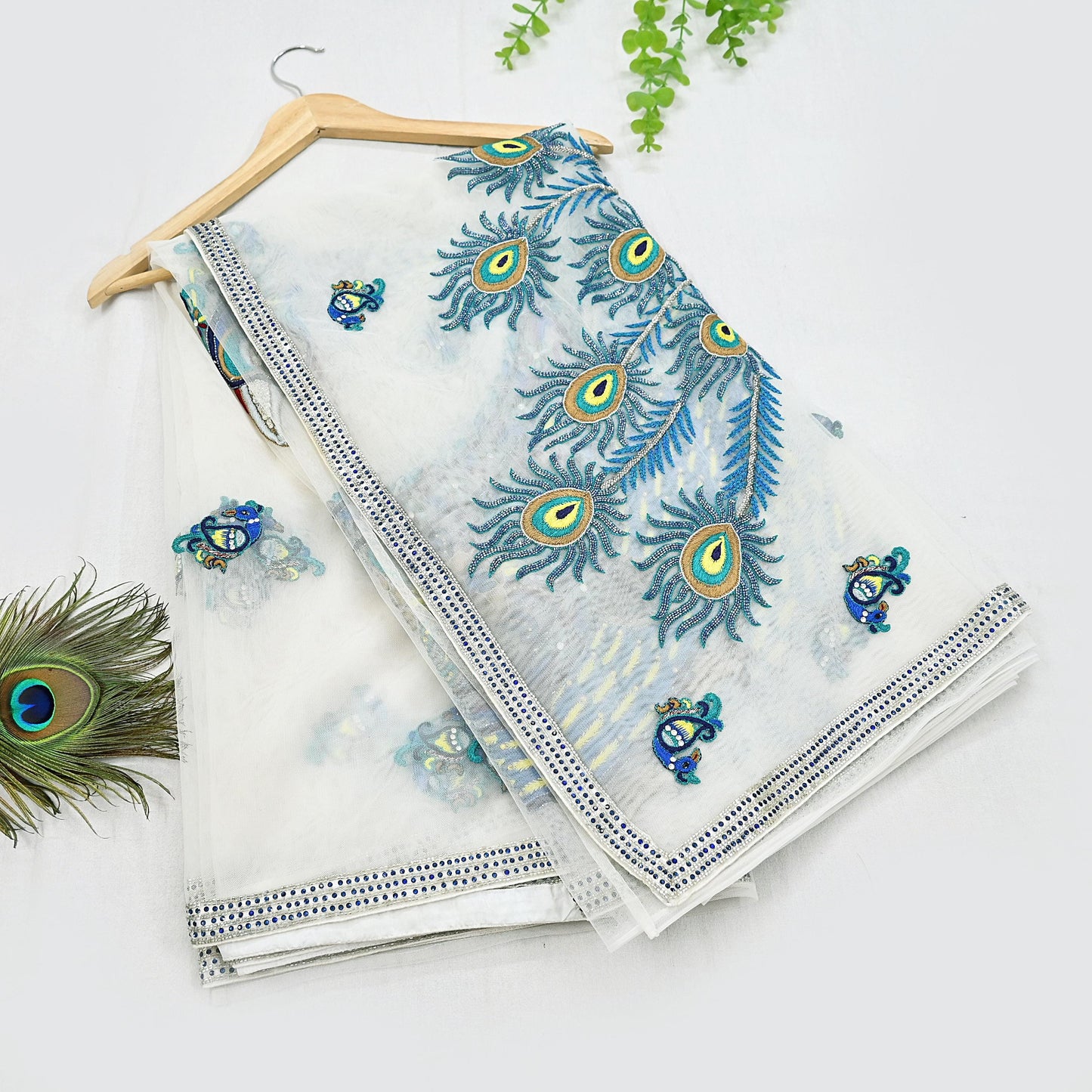 Indian Vintage Heavy Sari White Net/Mesh Embroidered Sarees Fabric 6Yd Sewing Craft Fabric Dress making Crafting Bollywood sari Blouse Pcs