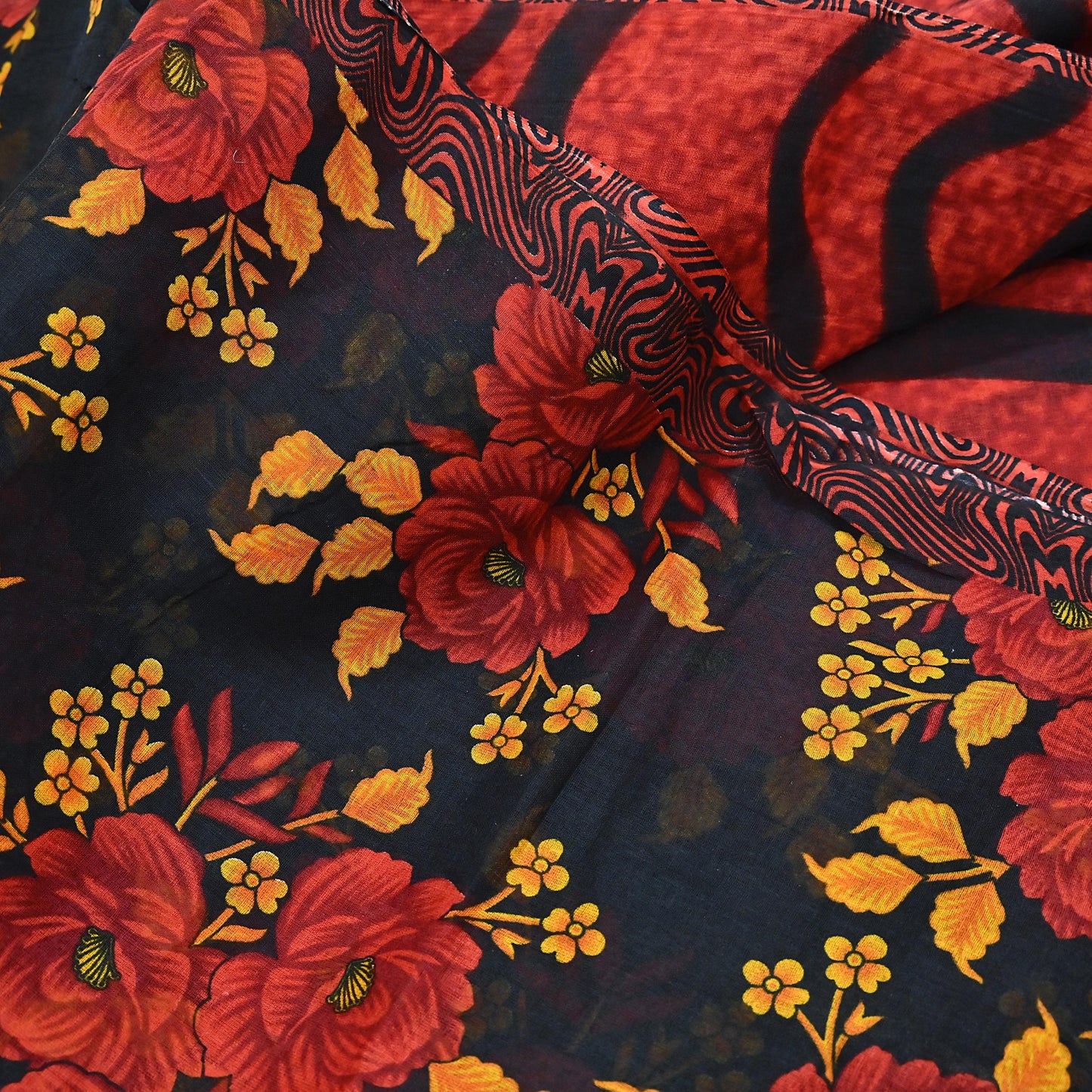 Indian Vintage Sari Red & Black Printed 100% Pure Cotton Sarees Craft Fabric 5Yard Sewing Sarong Wrap Boho Floral Dress making Quilting Soft