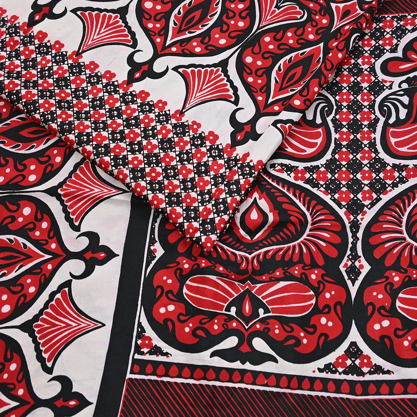 Indian Vintage Sari Black & red 100% Pure Silk Printed Sarees 5yd Craft Fabric Sewing Soft Dress Making Floral Quilting Crafting Upcycle