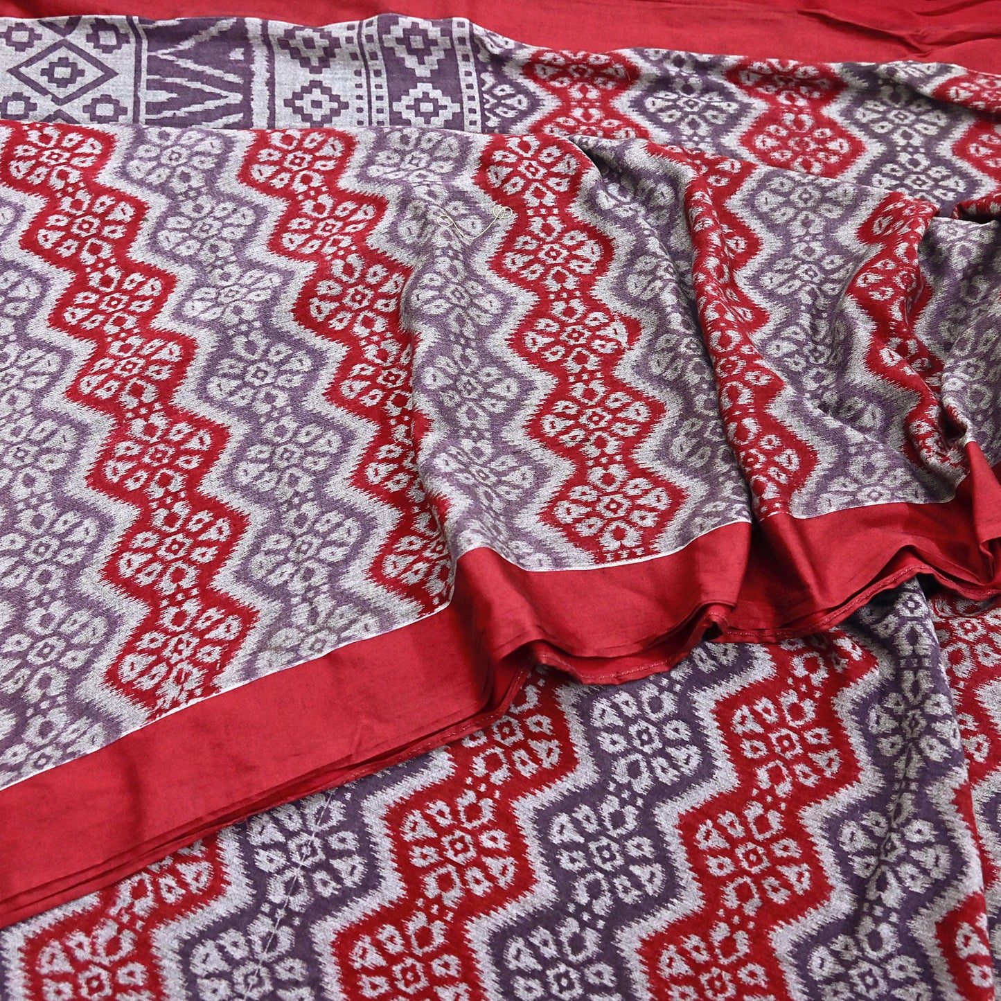 Indian Vintage Red, gray & purple Printed Pure Cotton Saree 5 Yards Soft Fabric for Sewing, Crafting, Quilting, Upcycling, Dressmaking, Boho