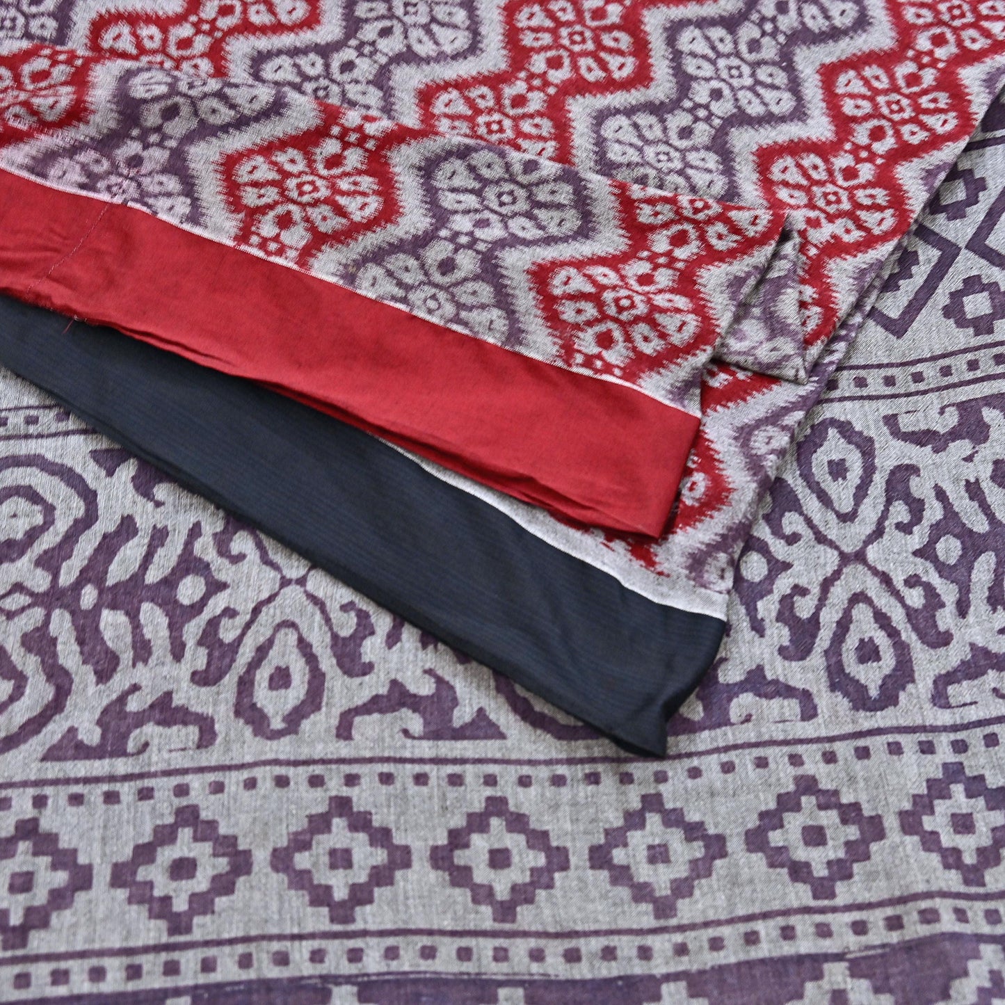 Indian Vintage Red, gray & purple Printed Pure Cotton Saree 5 Yards Soft Fabric for Sewing, Crafting, Quilting, Upcycling, Dressmaking, Boho