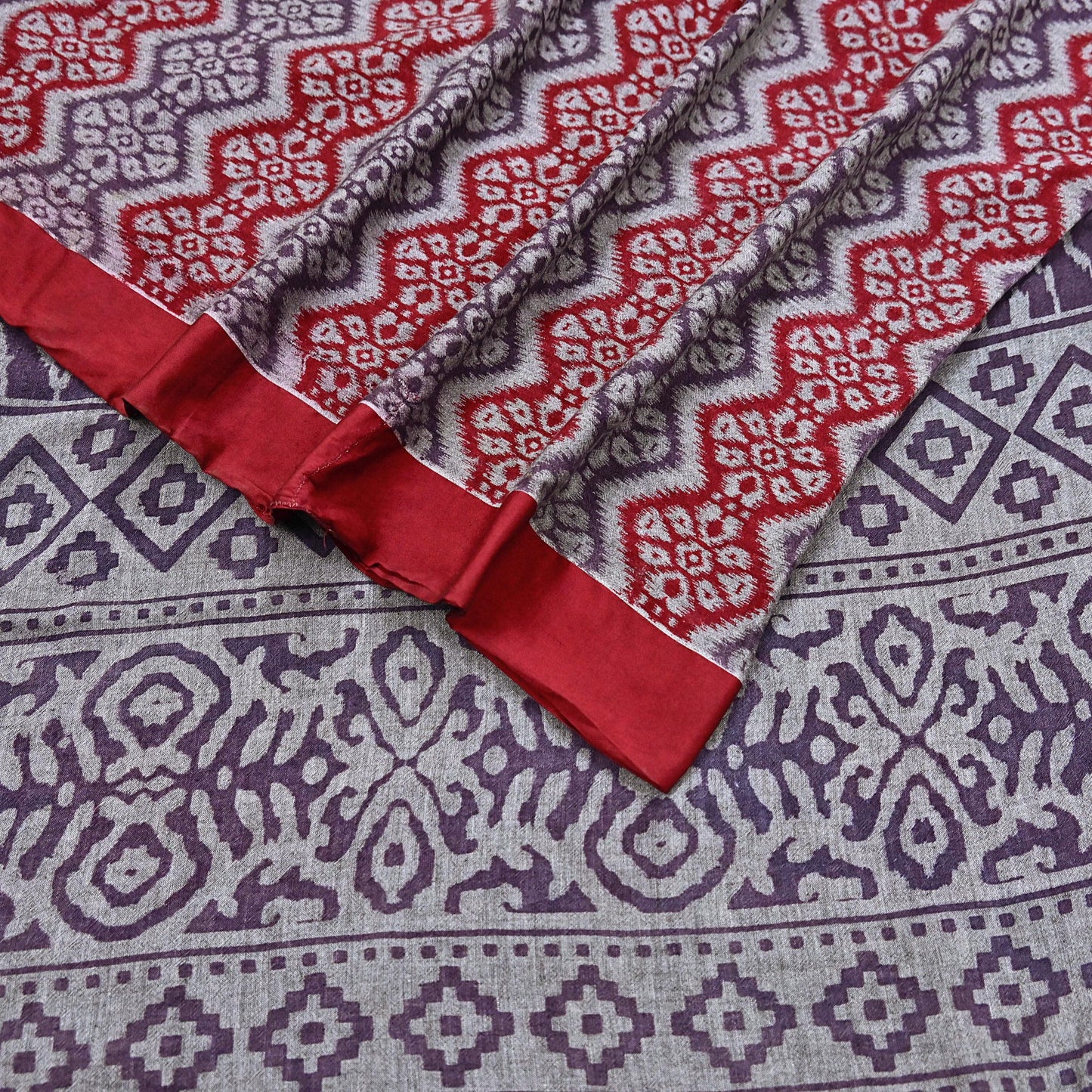 Indian Vintage Red, gray & purple Printed Pure Cotton Saree 5 Yards Soft Fabric for Sewing, Crafting, Quilting, Upcycling, Dressmaking, Boho