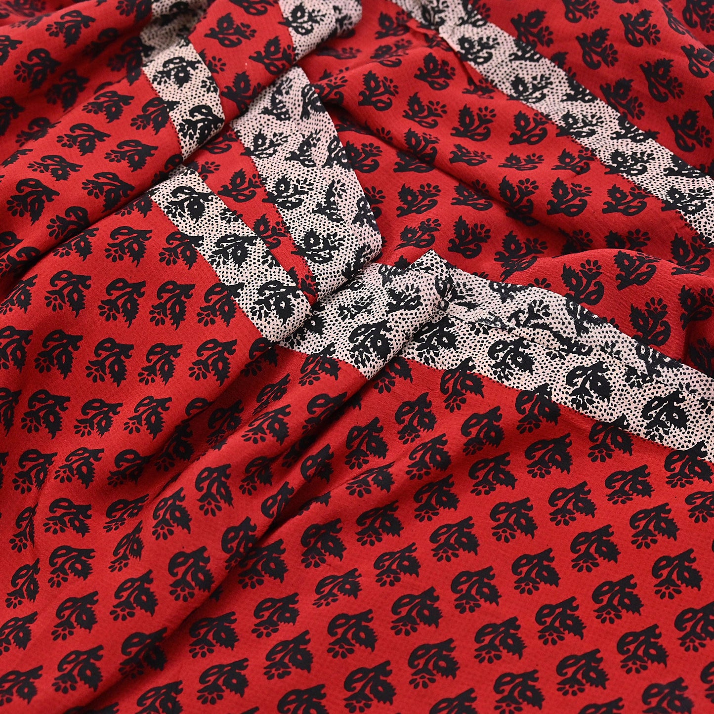 Indian Vintage Sari Black & Red Pure Crepe Silk Printed Saree 5yard Sewing Rose Flower Soft Craft Fabric Wrap