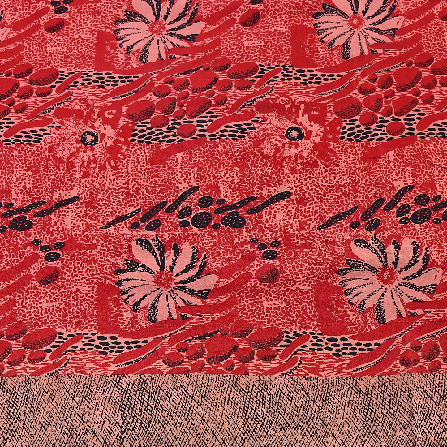 Indian Vintage Sari Black, peach & Red Pure Crepe Silk Printed Saree 5yard Sewing Soft Craft Fabric Wrap